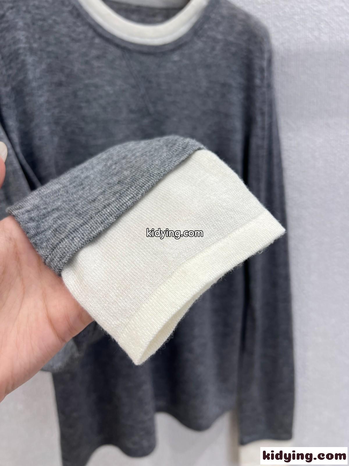 カジュアル 重ね着風 長袖Tシャツ ミュウミュウ Tシャツ コピー グレー-4