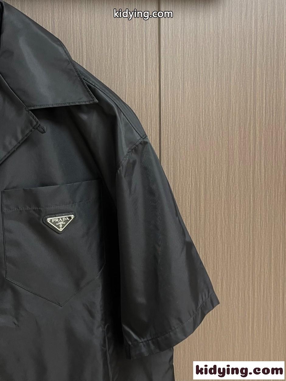 人気 洗練された Re-Nylon 半袖シャツ プラダ シャツ 偽物 ブラック-2