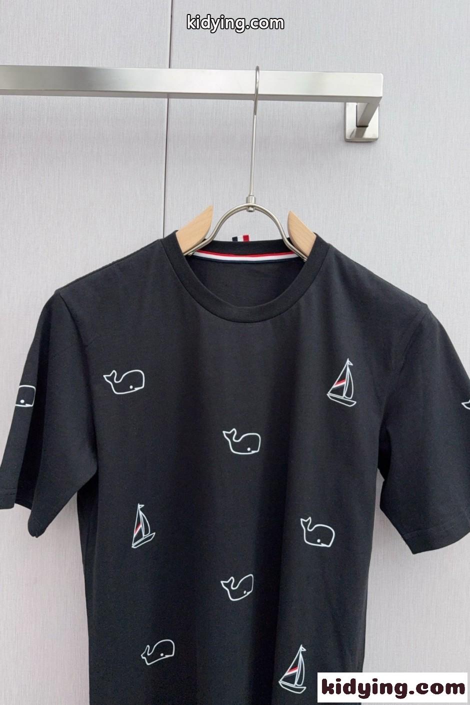 遊び心満載 クジラ ヨット 半袖Tシャツ トムブラウン Tシャツ コピー ブラック-2
