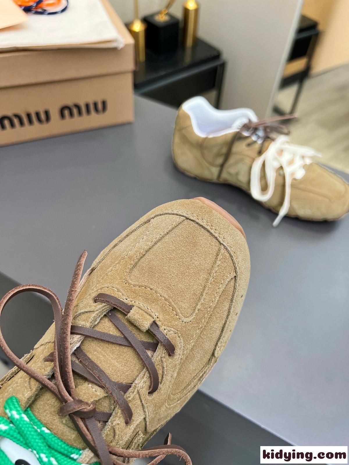 New Balance x Miu Miu xxx スエードスニーカー ミュウミュウ スニーカー コピー カーキ-3