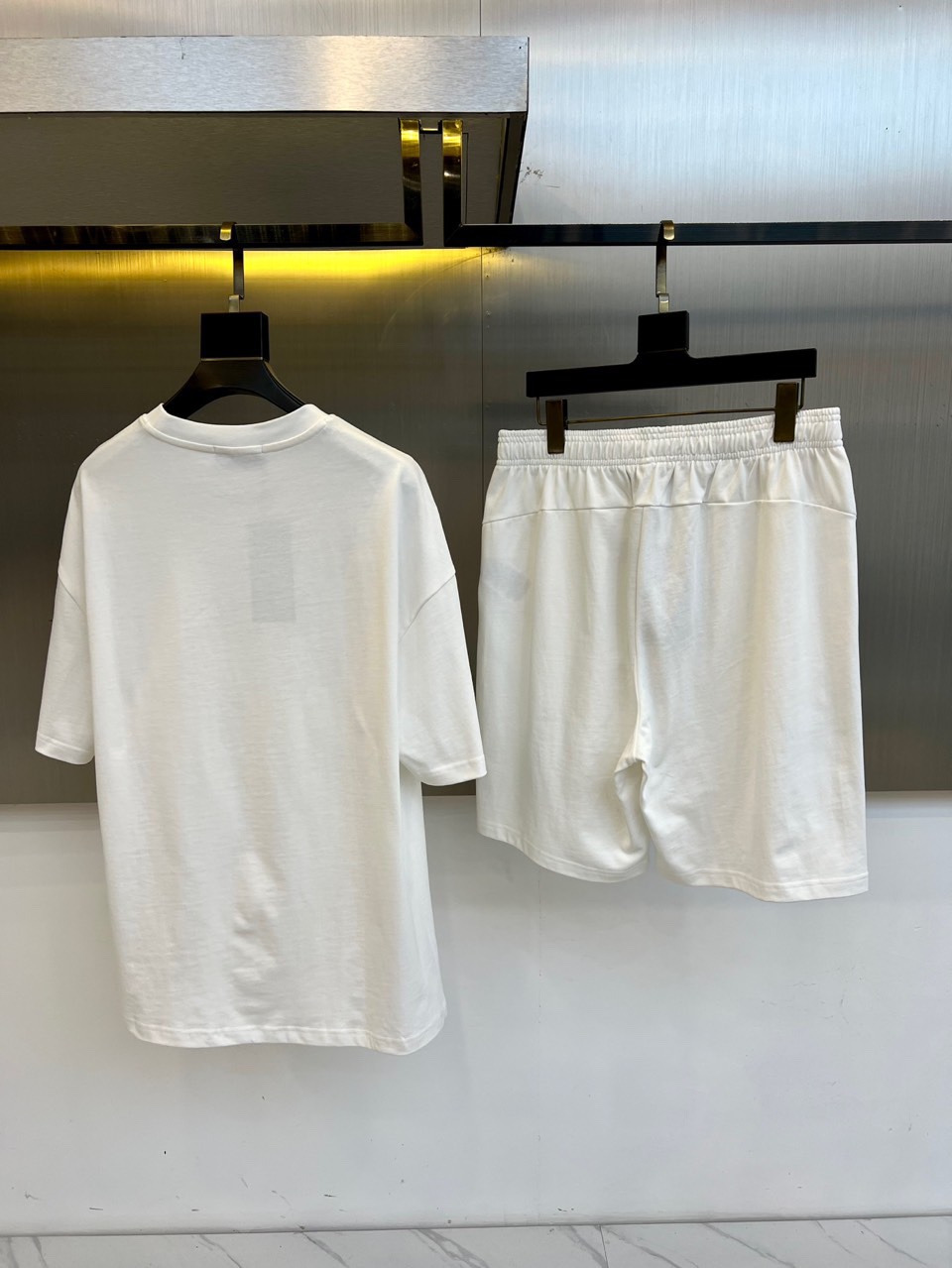 クルーネック 半袖Tシャツ ショートパンツ 上下セット グッチ セットアップ 偽物 ホワイト-0