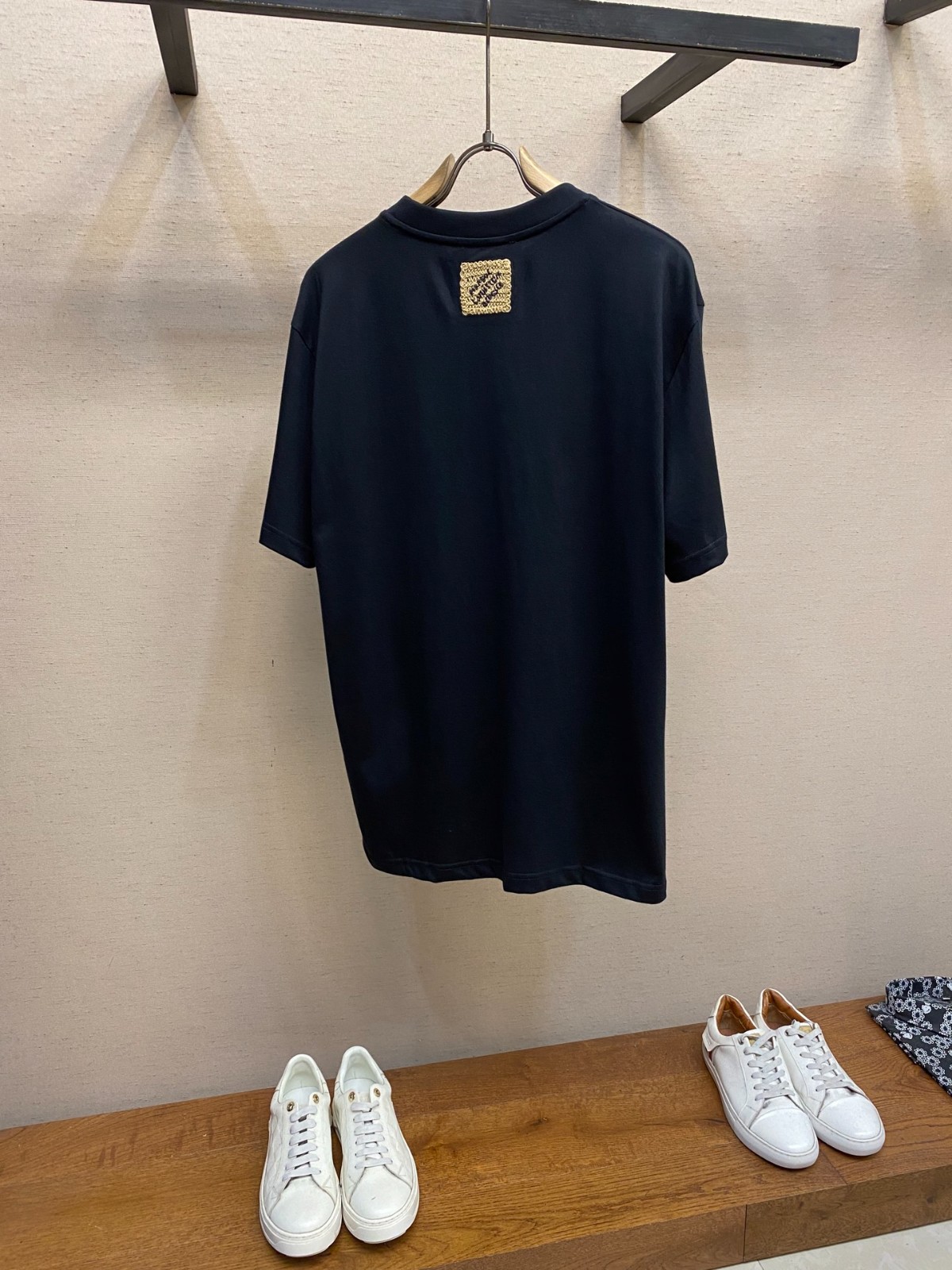 エンブロイダードシグネチャーTシャツ ルイ・ヴィトン スーパーコピー クルーネック-1