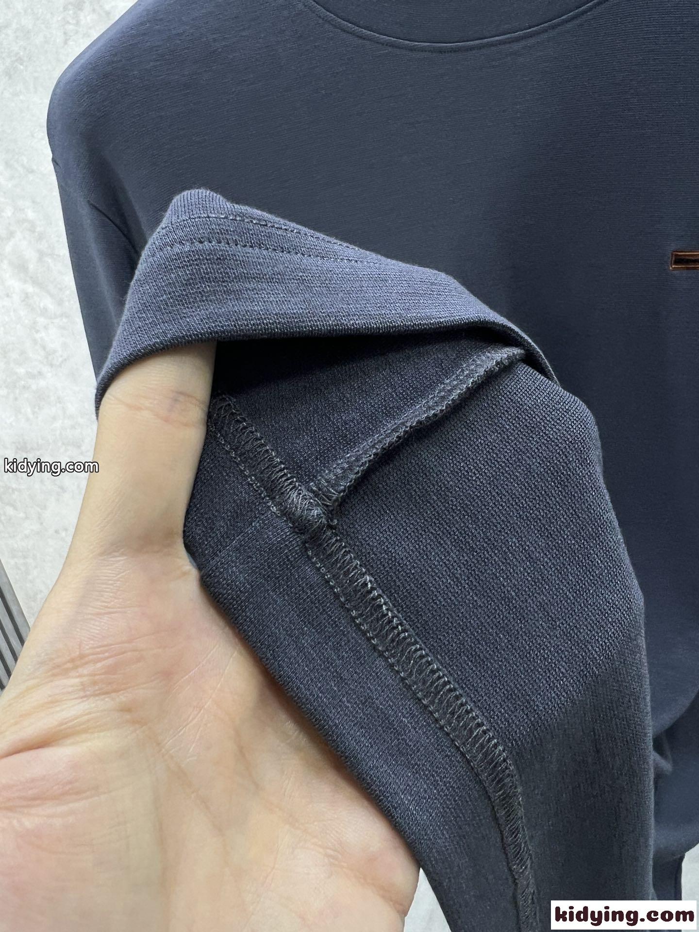 ベーシック 合わせやすい 長袖Tシャツ エルメネジルド・ゼニア Tシャツ コピー ダークグレー-4