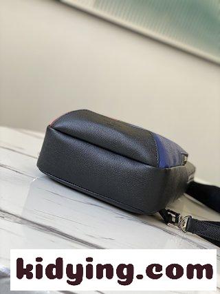 AvenueショルダーバッグはTaïgaレザーでトレードマークのラインを引き,LV文字を飾ります-3