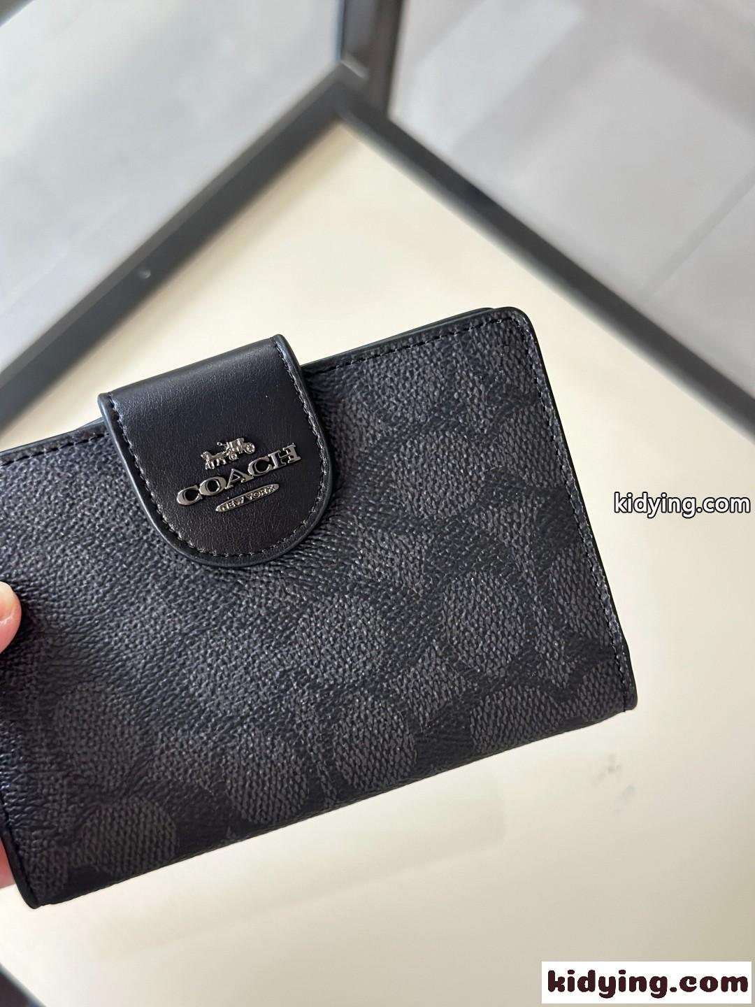 定番 人気 コーチ 財布 スーパーコピー シグネチャー柄 コンパクト ウォレット-4