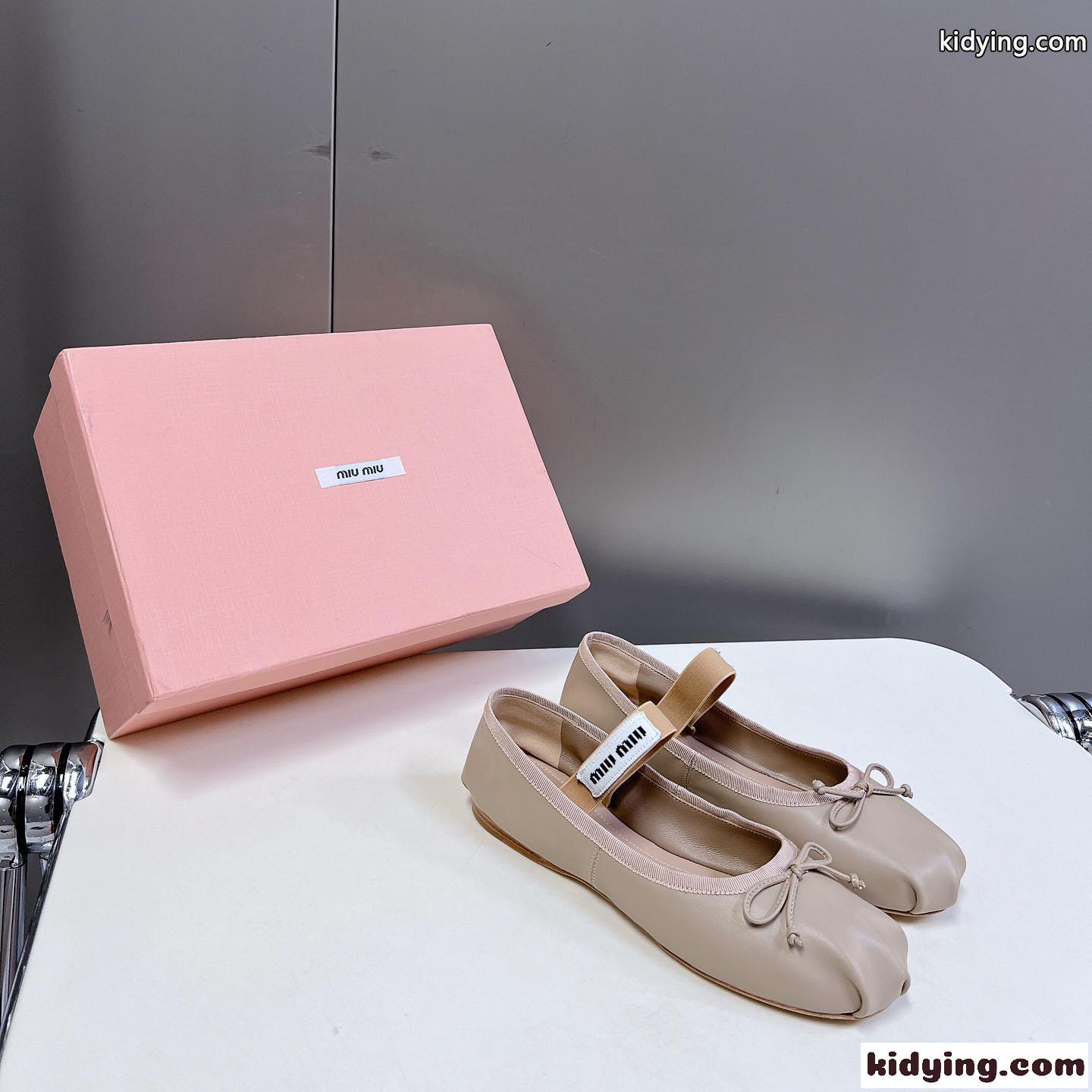 上品 可愛い サテンバレリーナ ミュウミュウ シューズ スーパーコピー グレー-1