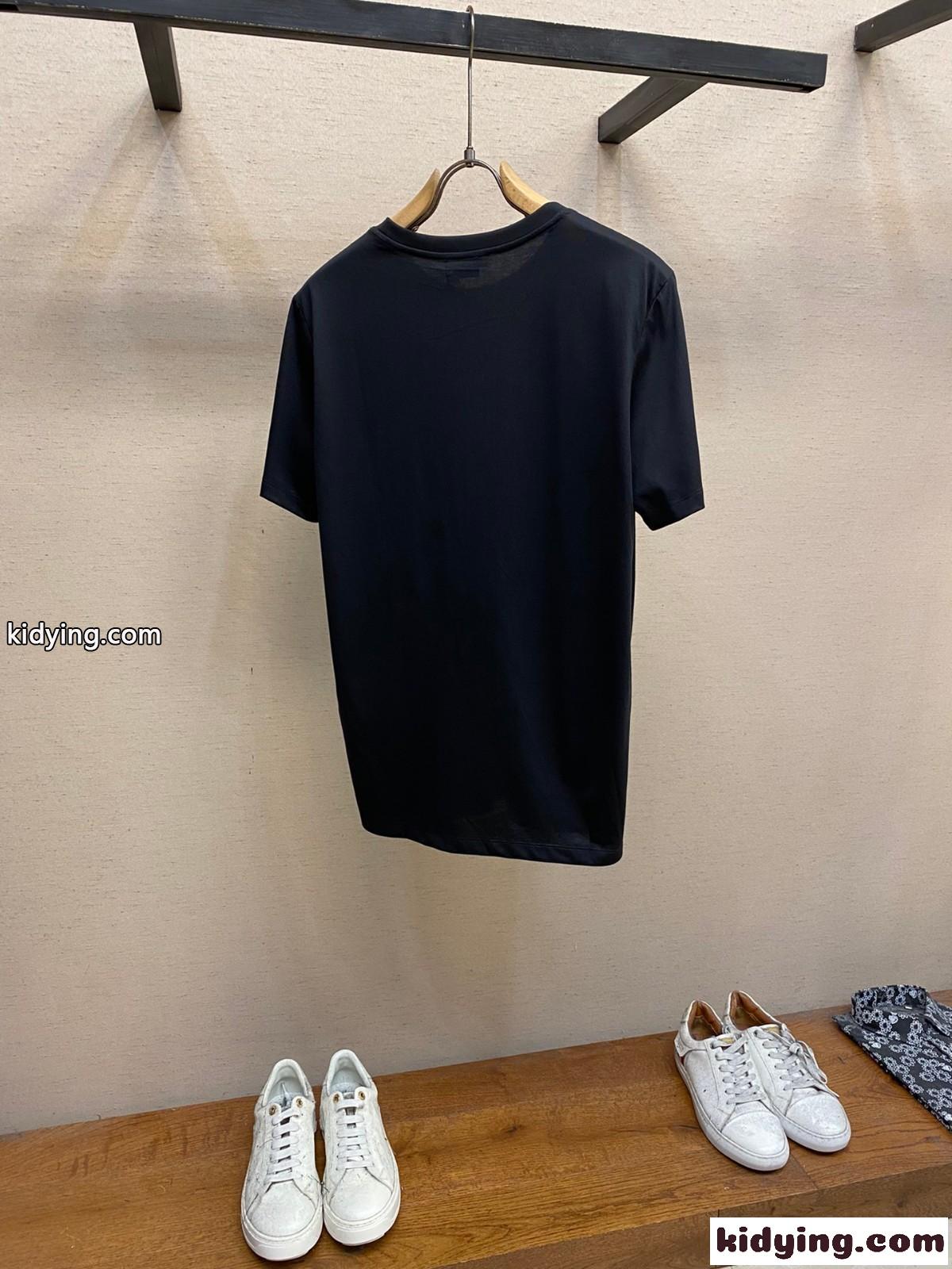 ベーシック カジュアル ヴェルサーチェ Tシャツ スーパーコピー 半袖Tシャツ ブラック-1