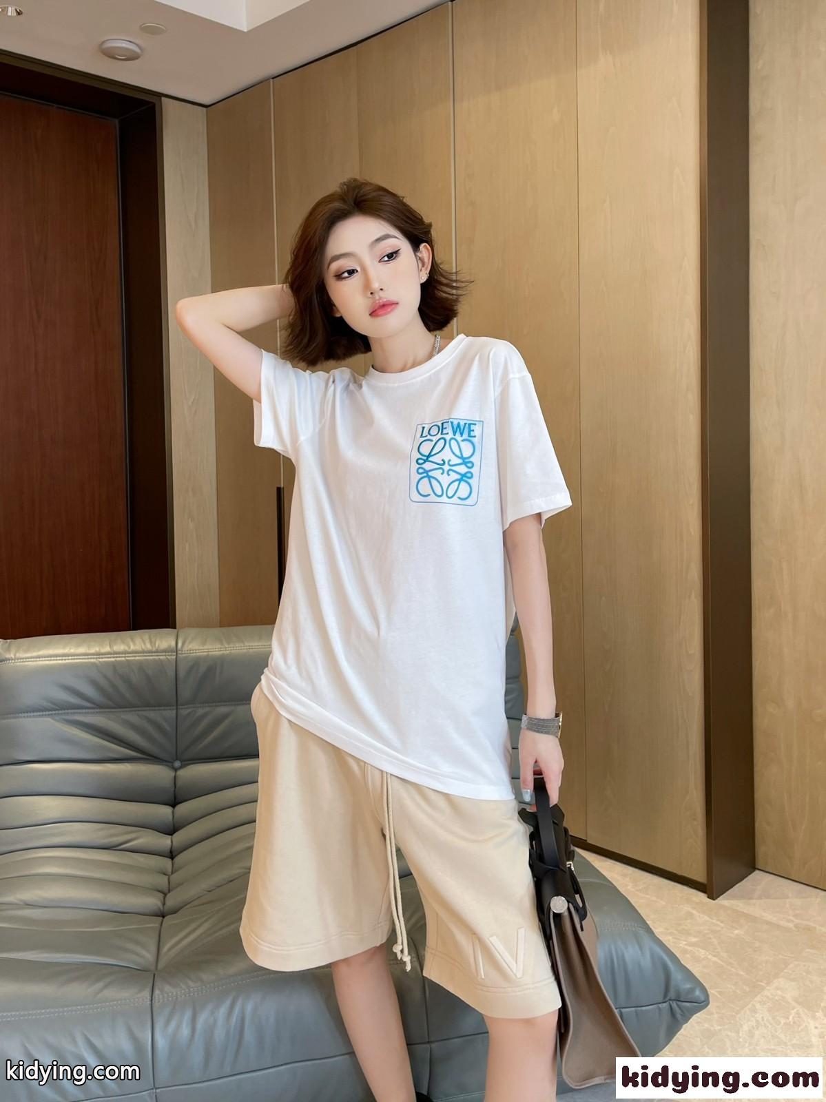 男女兼用 4色あり シンプル アナグラム ロゴ ゆったり ロエベ tシャツ コピー 人気 カジュアル-3
