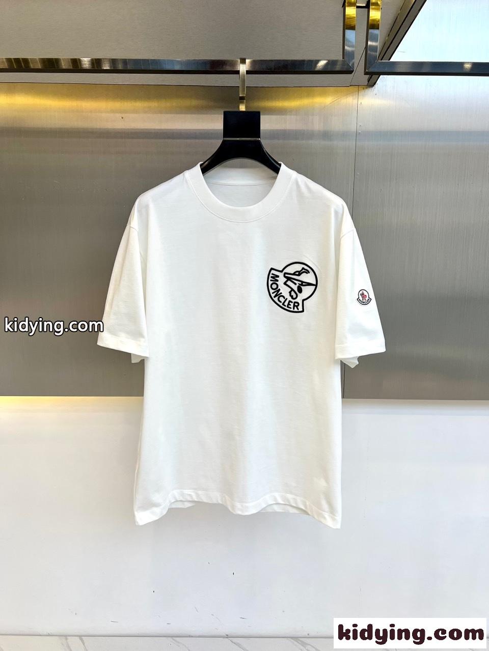 モンクレール Tシャツ コピー シンプル 合わせやすい ロゴ入り 半袖Tシャツ ホワイト-0