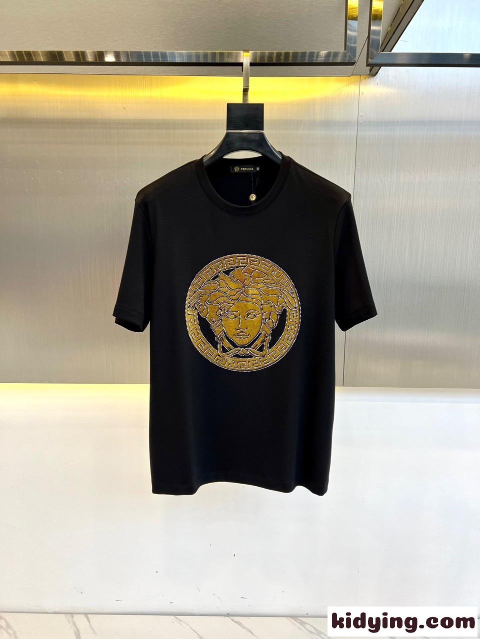 合わせやすい メドゥーサ ヴェルサーチェ Tシャツ コピー 半袖Tシャツ ブラック-1