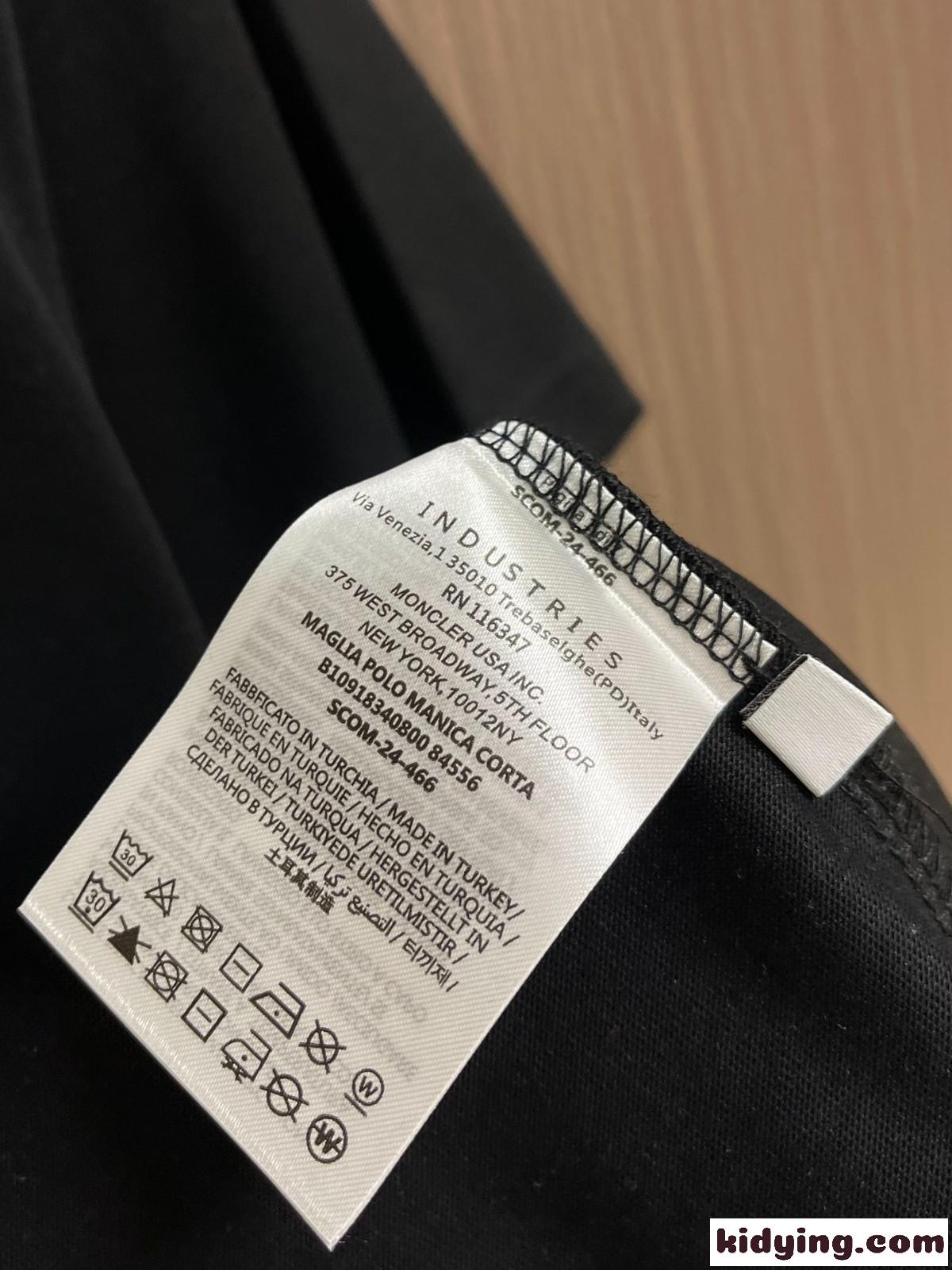 モンクレール Tシャツ コピー 定番 合わせやすい ロゴ 半袖Tシャツ-4