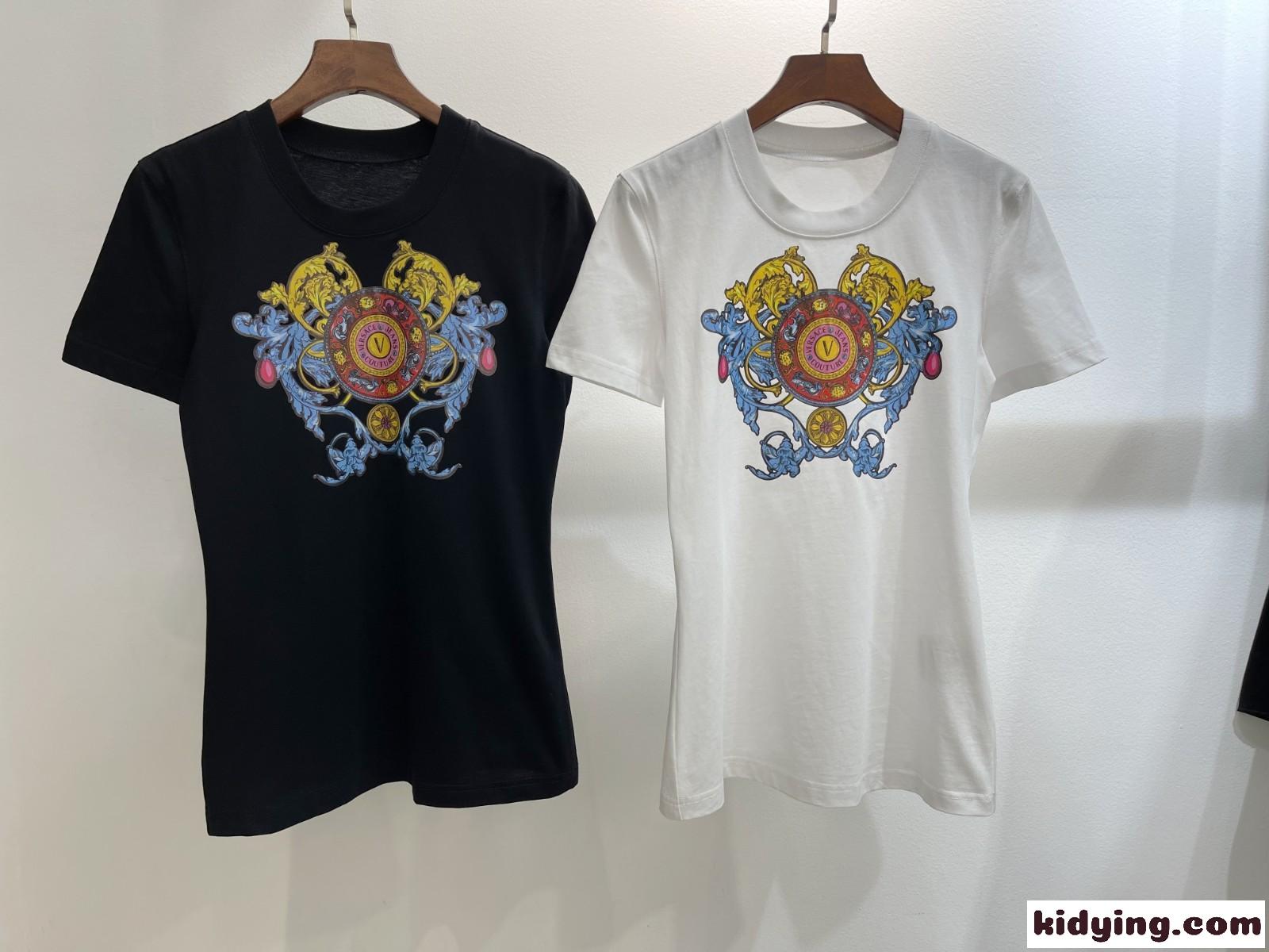 コットン 着心地いい プリント クルーネック ヴェルサーチェ 半袖Tシャツ コピー トップス 合わせやすい ホワイト ブラック-1