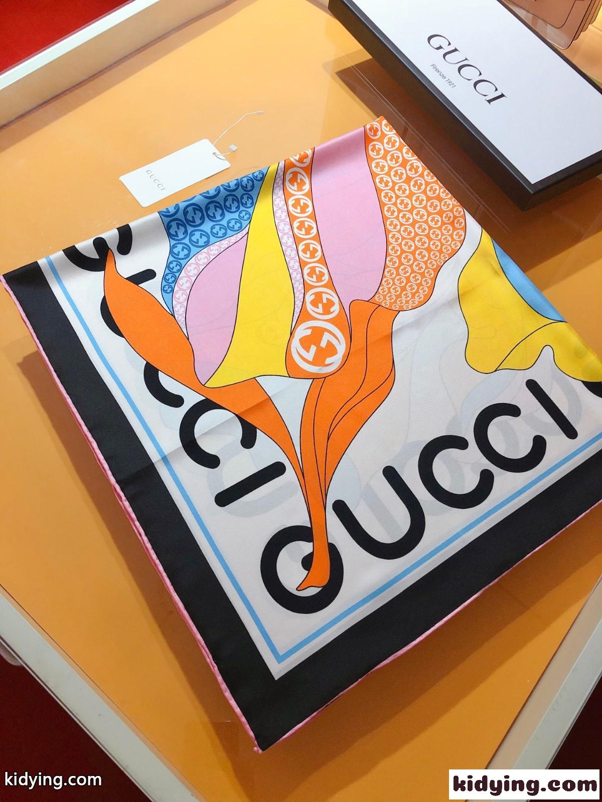 レディース エレガント GUCCI マキシ フラワー プリント シルク スカーフ スーパーコピー 90CM-1