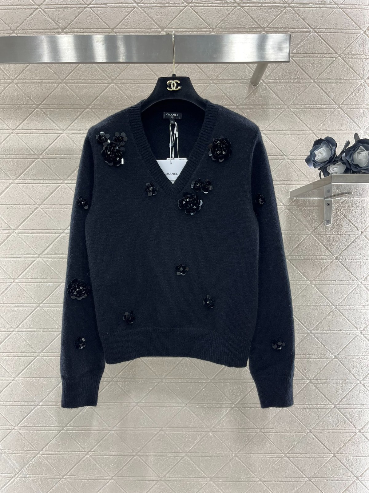 カジュアル フラワーモチーフ Vネック ニット シャネル セーター コピー ブラック-0