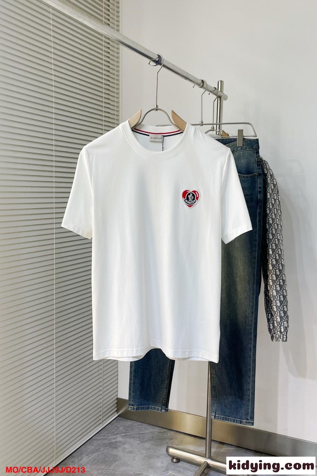 カジュアル モンクレール Tシャツ コピー 定番 刺繍入り 半袖Tシャツ-1