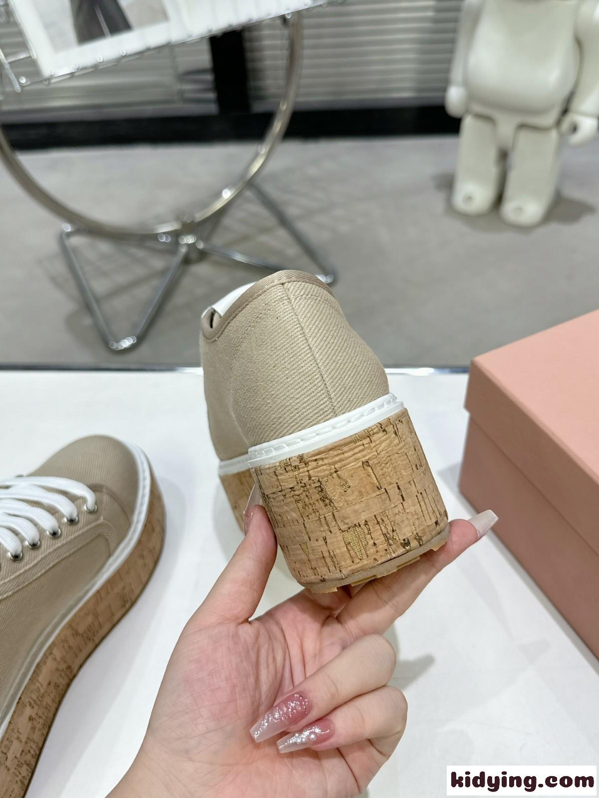 カジュアル 厚底 キャンバススニーカー ミュウミュウ シューズ スーパーコピー ベージュ-3