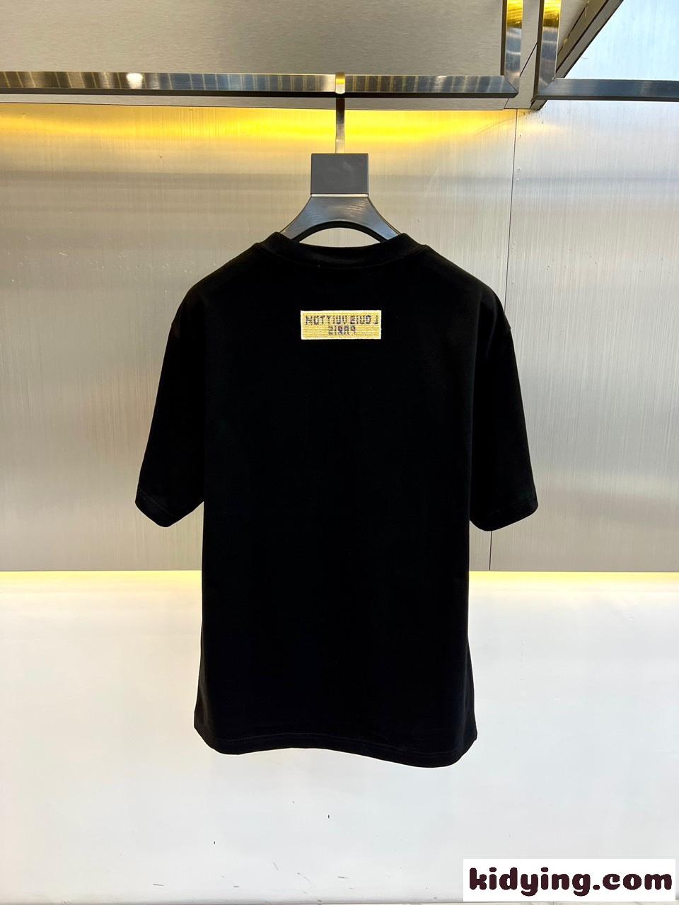 定番 ロゴ入り クルーネック 半袖Tシャツ ルイ・ヴィトン Tシャツ コピー ブラック-4