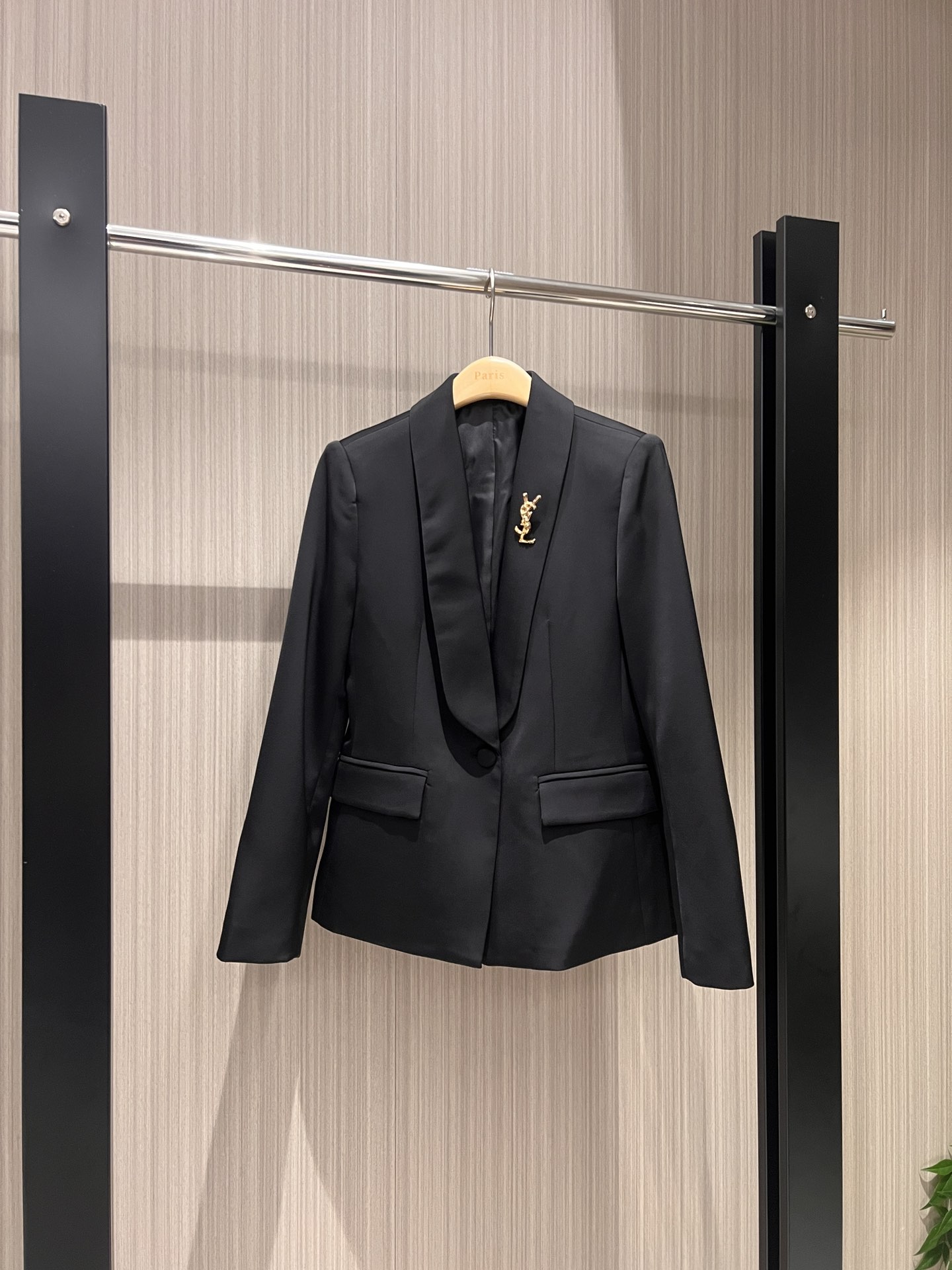 YSL セール開催中 サンローラン 洋服コピー 通勤 ビジネス トップス 1点 シンプル ブラック-0