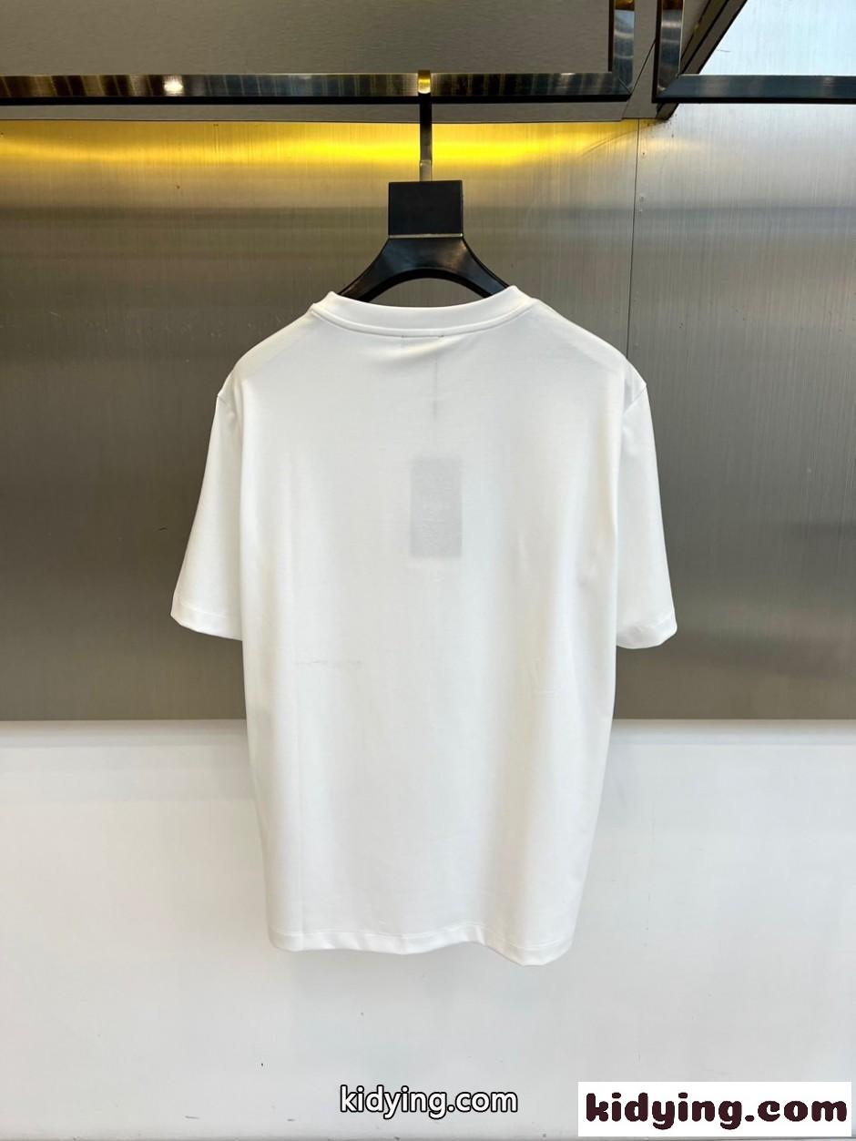 遊び心満載 フェンディ Tシャツ 偽物 クルーネック 半袖Tシャツ ホワイト-4
