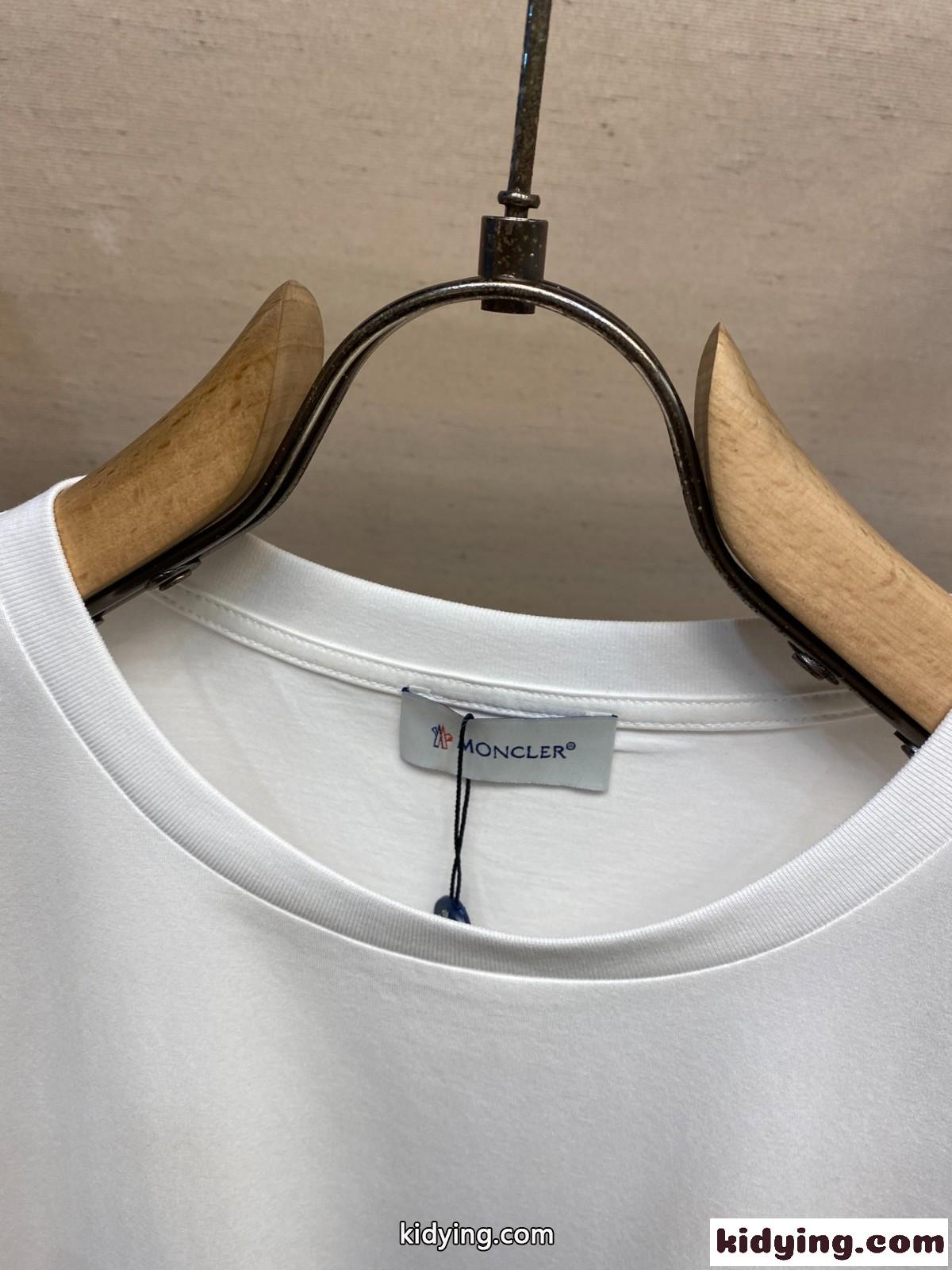 シンプル クルーネック 半袖Tシャツ モンクレール Tシャツ スーパーコピー ホワイト-0