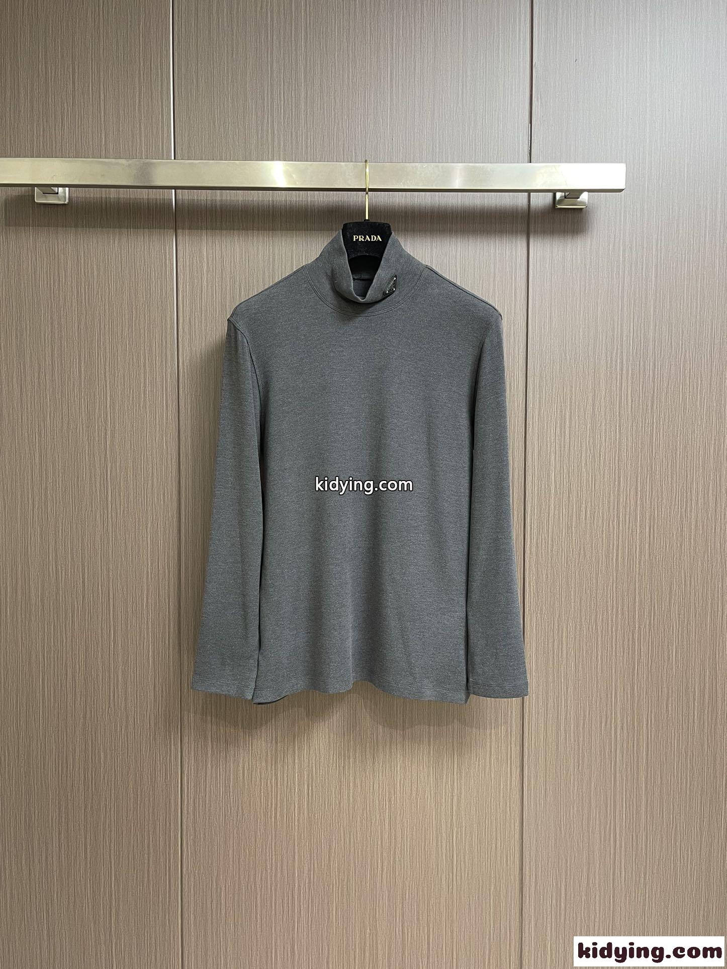 ベーシック 合わせやすい タートルネック 長袖Tシャツ プラダ Tシャツ コピー ダークグレー-0