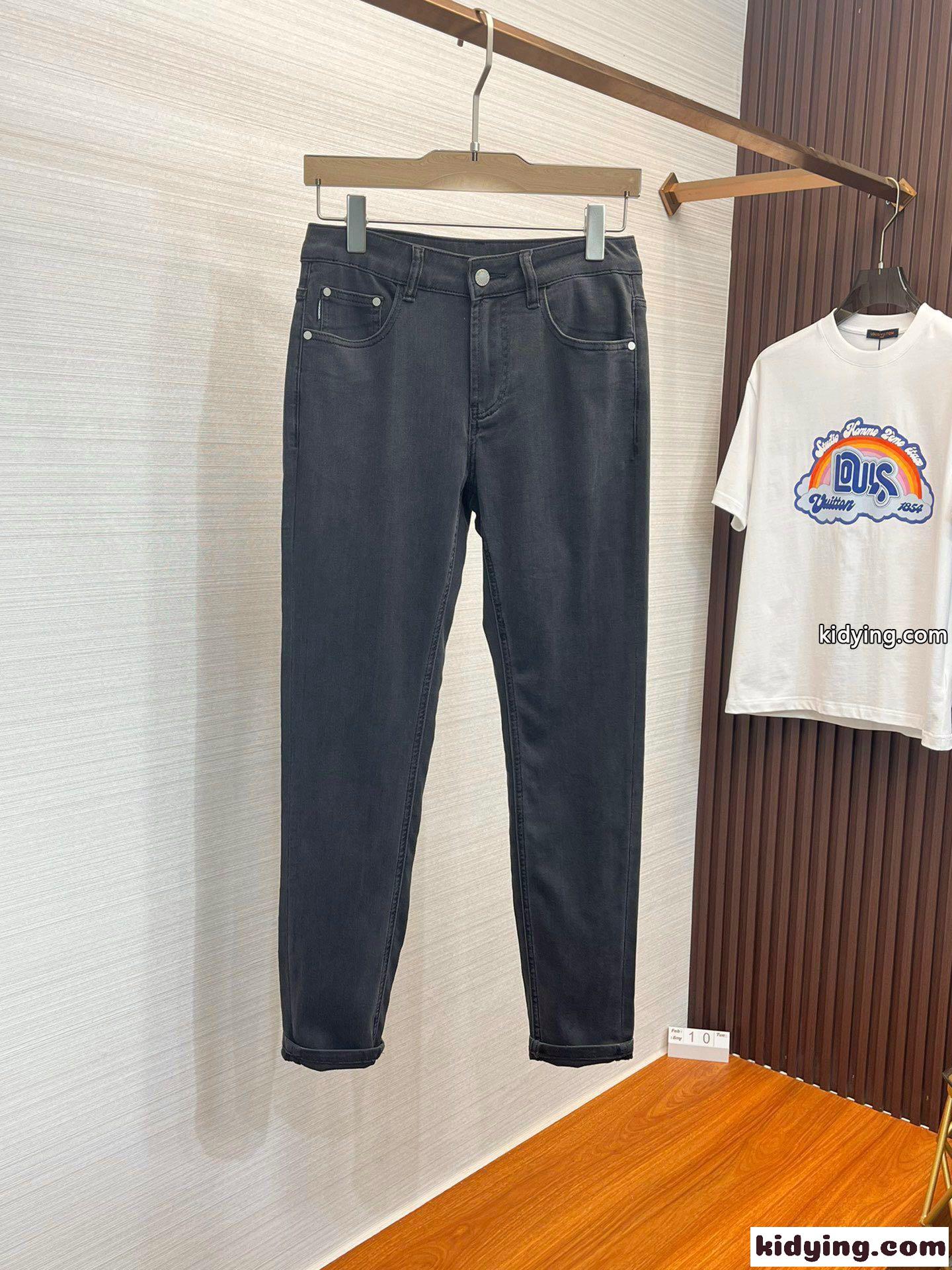 ヴェルサーチェ ジーンズ コピー シンプル おしゃれ 快適 メンズ デニムパンツ-0