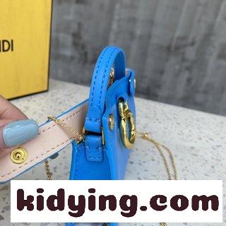 FEND*I超minipeekabooは小包を斜めに掛けて かわいいファッションが生まれました フェンディ バッグ 一覧 コピー-3