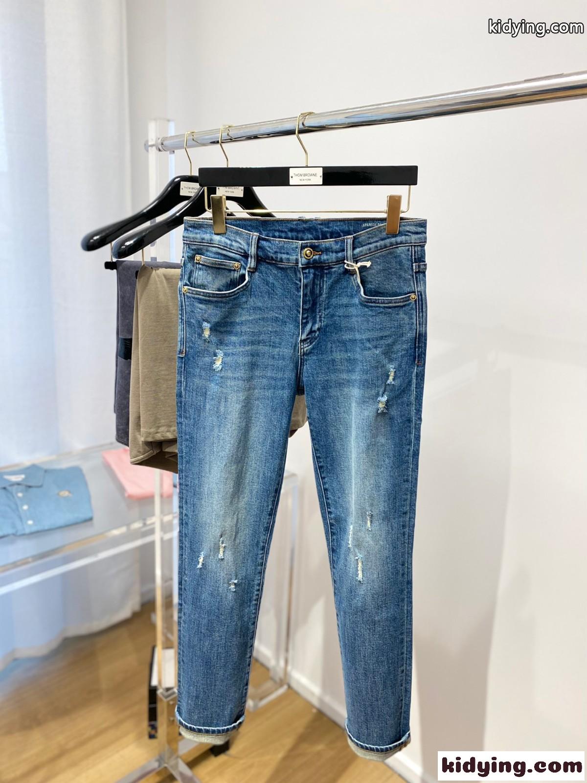 シンプル おしゃれ ヴェルサーチェ ジーンズ コピー ダメージ加工 快適 メンズ デニムパンツ-0