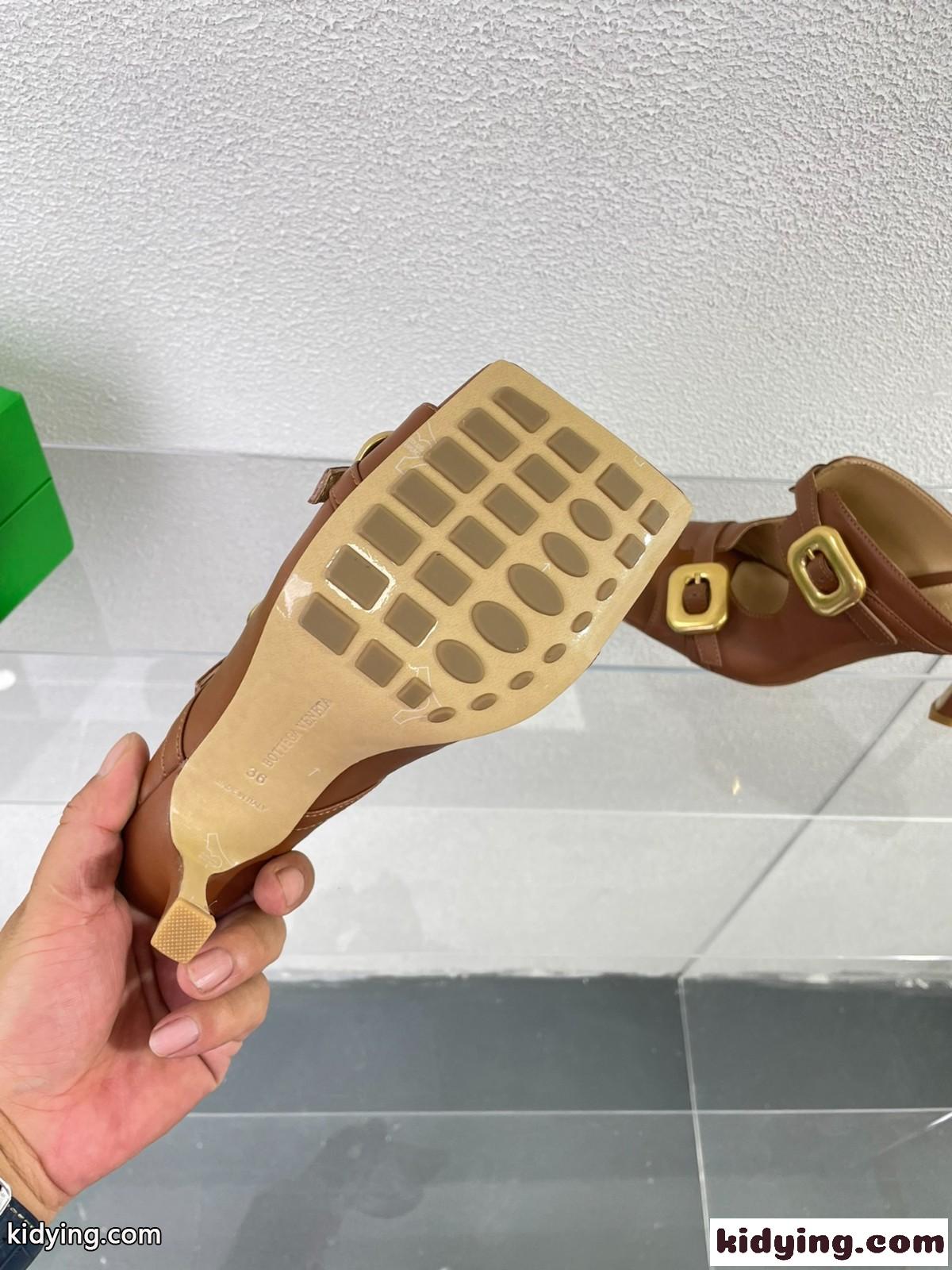 ストレッチ バックルミュールサンダル ボッテガ・ヴェネタ サンダル スーパーコピー ブラウン-1