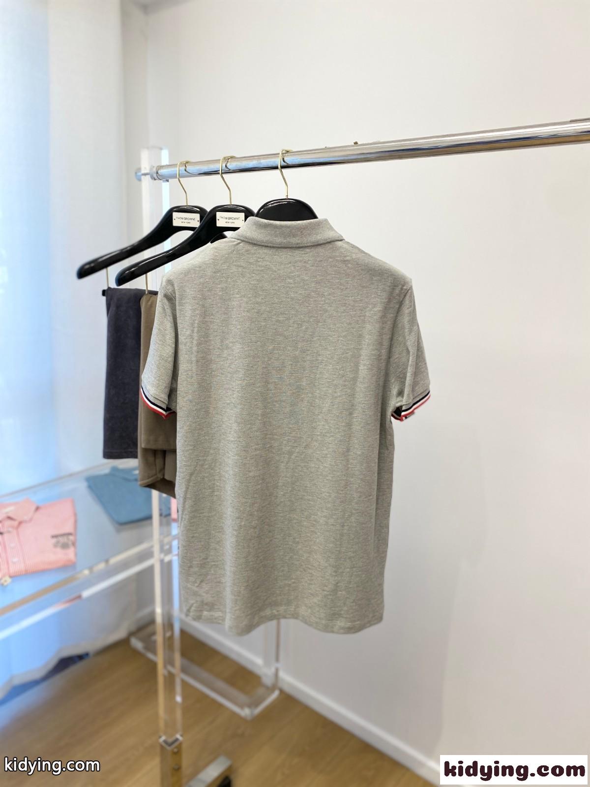 モンクレール Tシャツ コピー おしゃれ ロゴ入り 半袖 メンズ ポロシャツ グレー-3