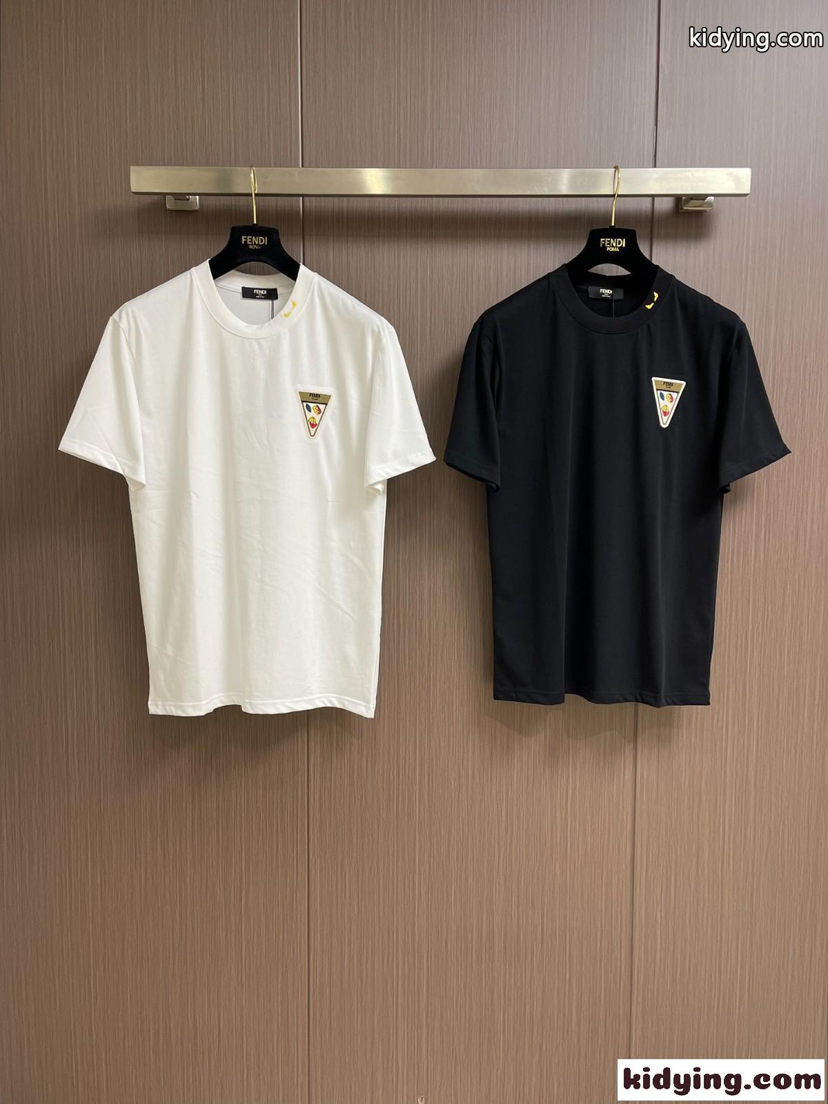 フェンディ Tシャツ コピー シンプル 合わせやすい ロゴ入り 半袖Tシャツ-0