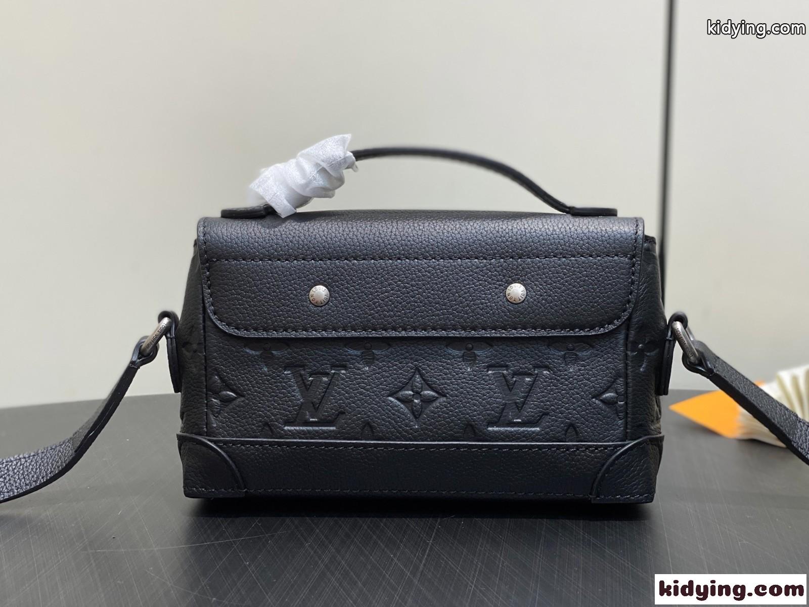 LV スティーマーイーストウエスト ウェアラブル ウォレット ルイ・ヴィトン スーパーコピー M13888-2