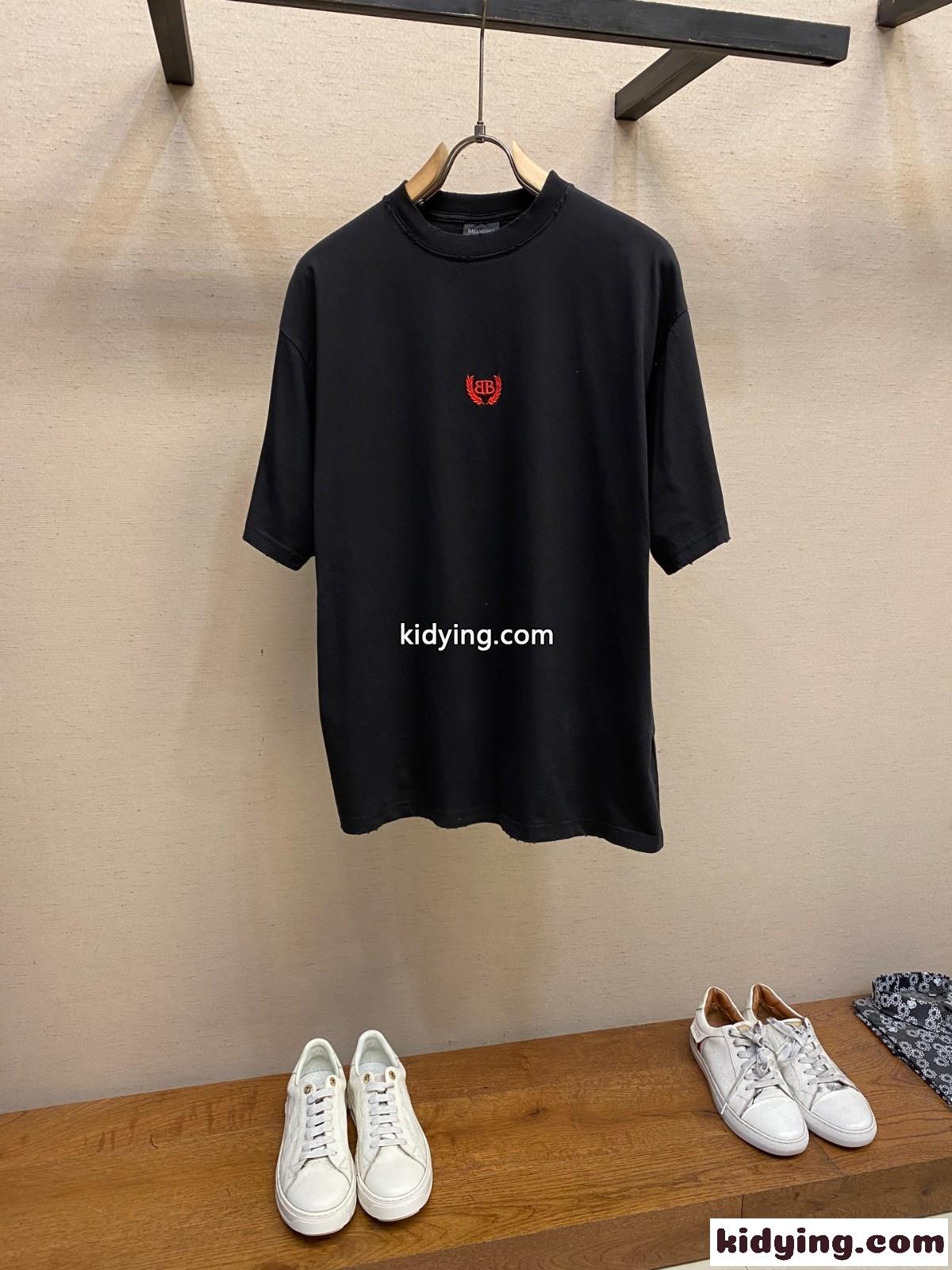 シンプル 刺繍入り クルーネック 半袖Tシャツ バレンシアガ Tシャツ コピー ブラック-1