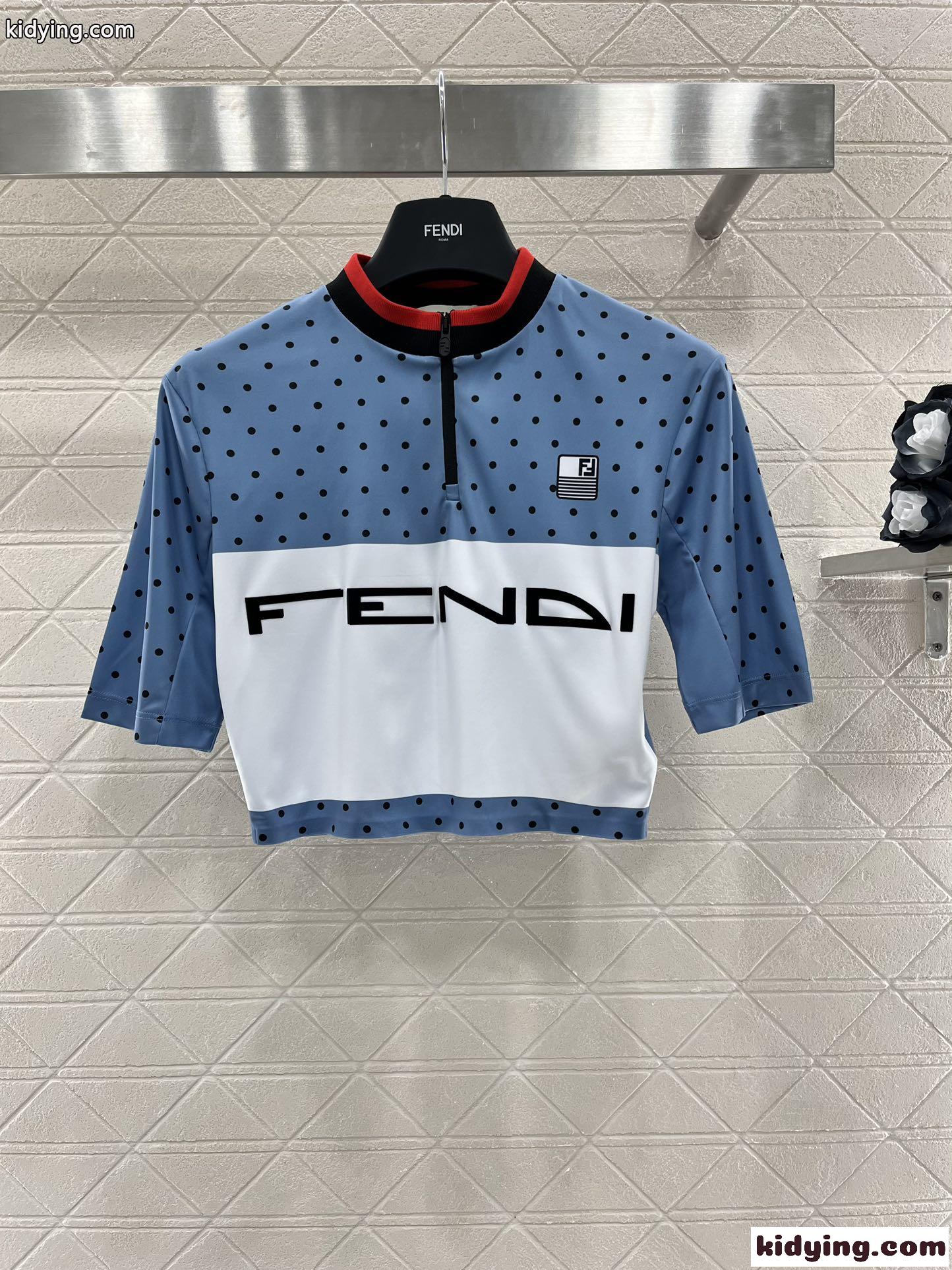 ポルカドット 半袖 トップス フェンディ Tシャツ スーパーコピー-0