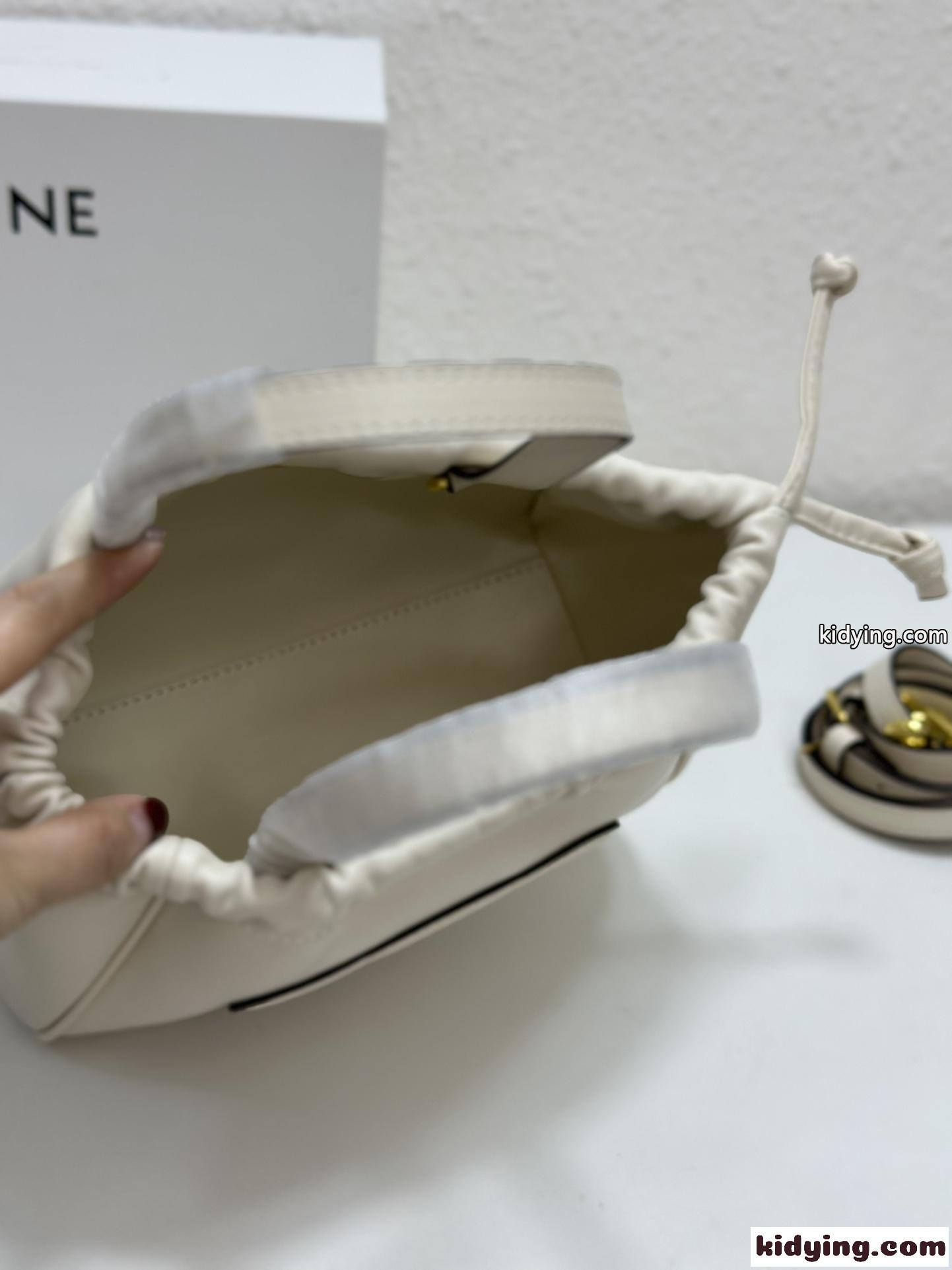 スモール カバ ドローストリング キュイル トリオンフ セリーヌ バッグ コピー ハンドバッグ-1