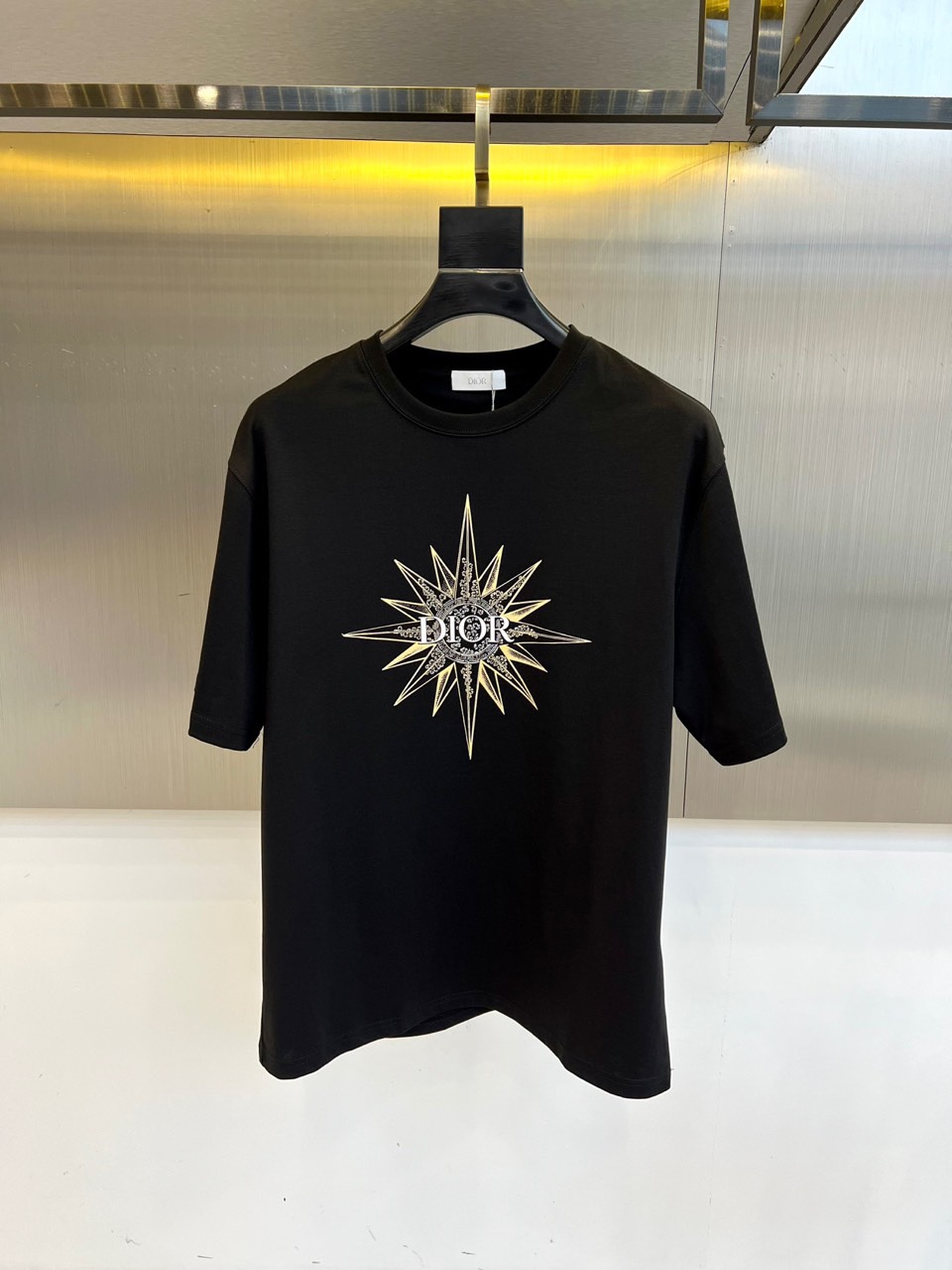 シンプル ロゴ クルーネック 半袖Tシャツ クリスチャン・ディオール Tシャツ 偽物 ブラック-1