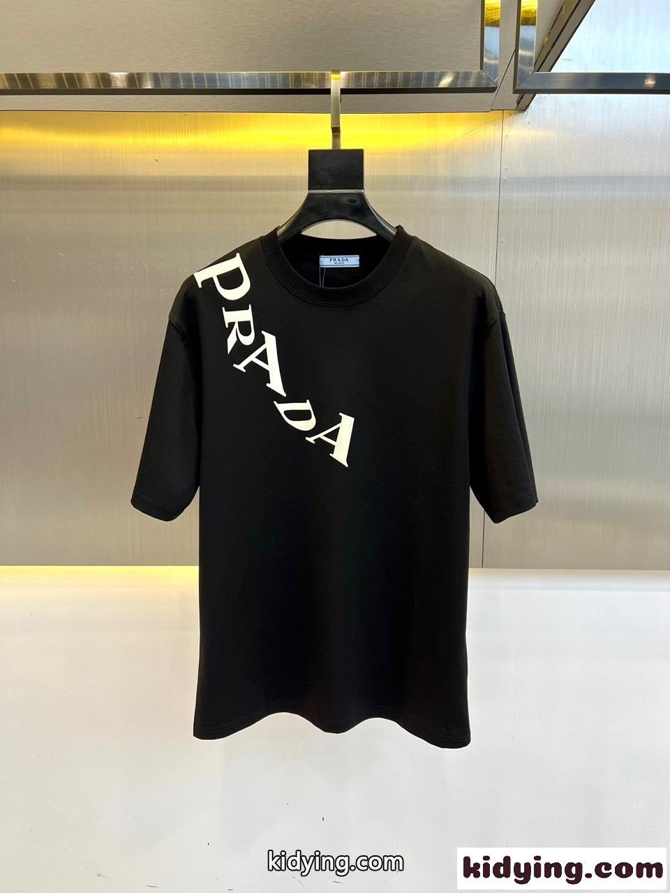 シンプル ロゴプリント 半袖Tシャツ プラダ Tシャツ 偽物 クルーネック ブラック-0