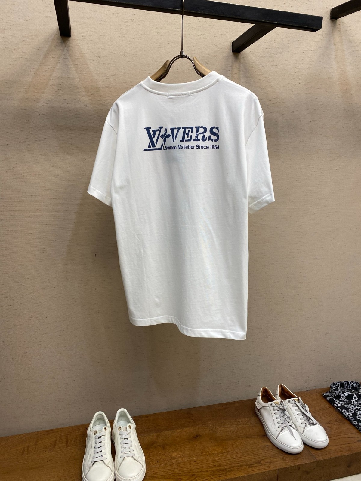 エンベリッシュド グラフィックコットンTシャツ ルイ・ヴィトン Tシャツ コピー 半袖-0