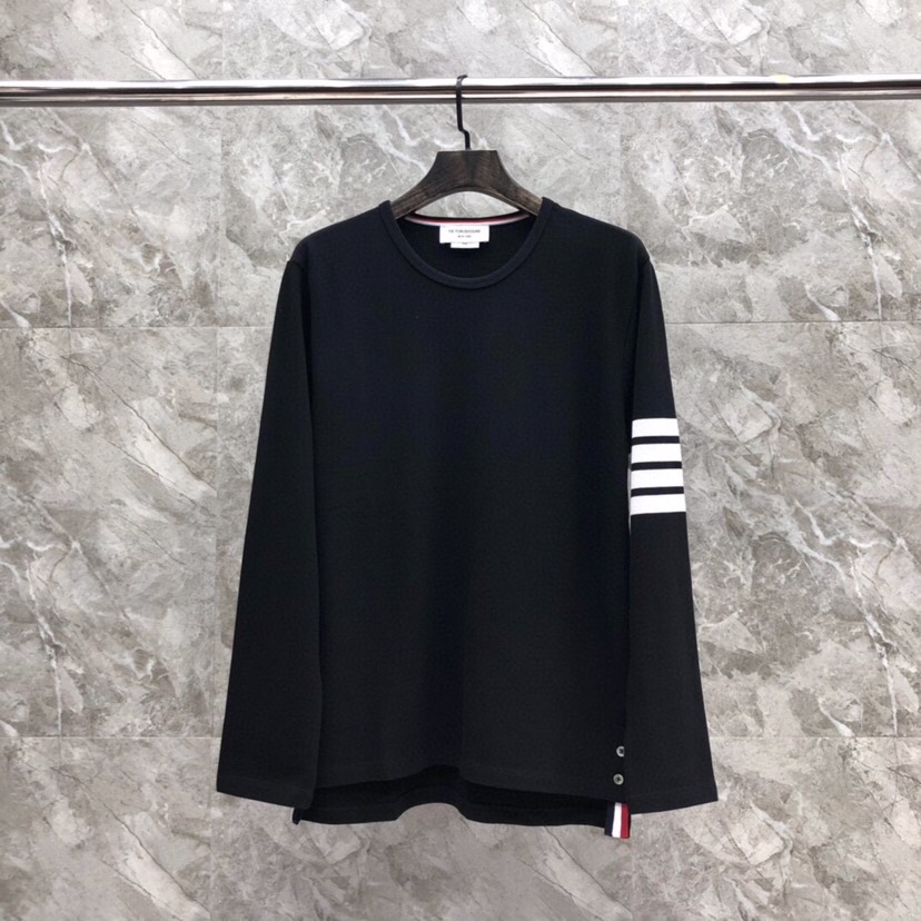 トムブラウン Tシャツ コピー 飽きのこない クルーネック 長袖Tシャツ ブラック-1