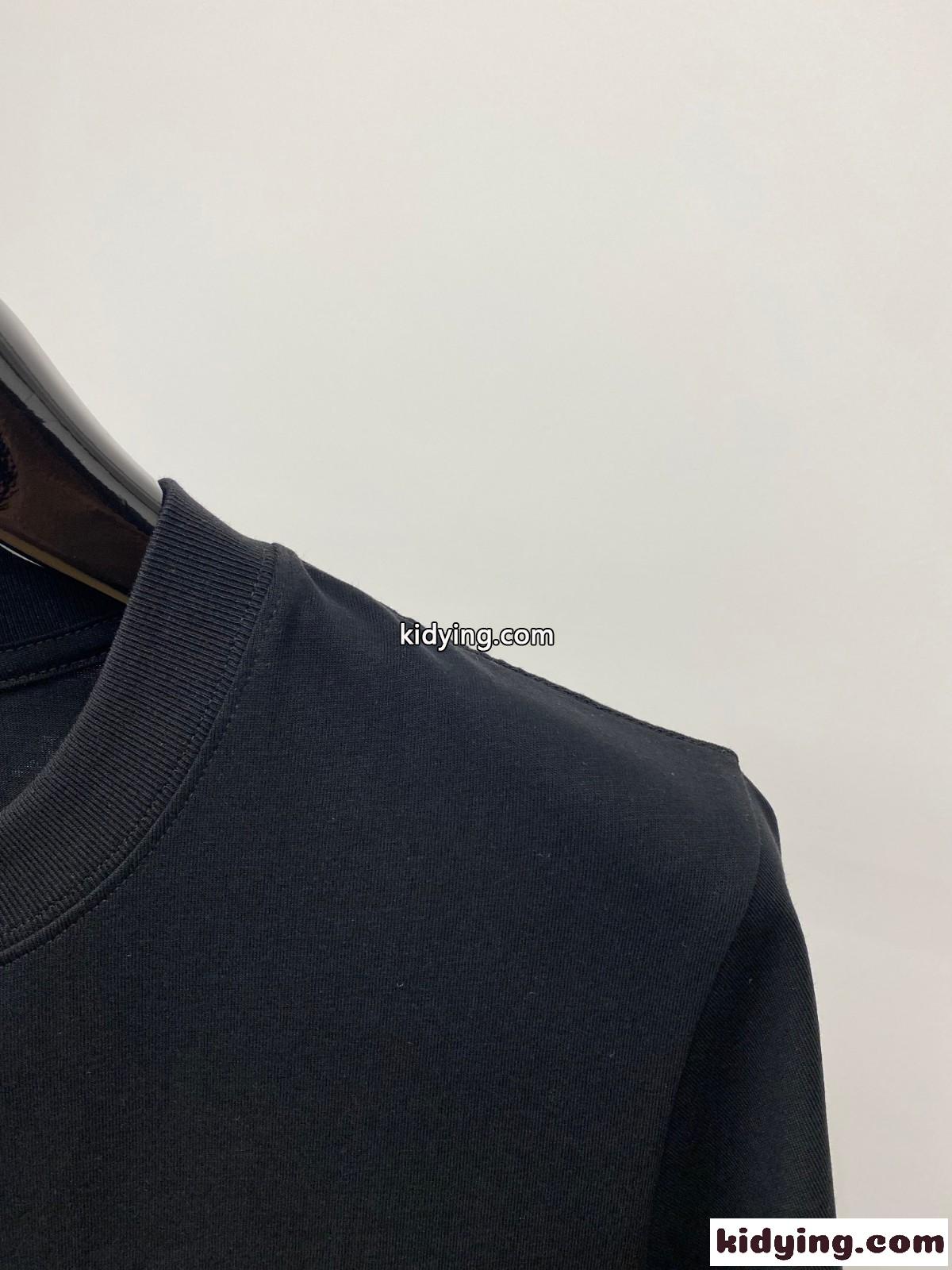 イヴ・サンローラン Tシャツ コピー シンプル 合わせやすい クルーネック 半袖 ブラック-4