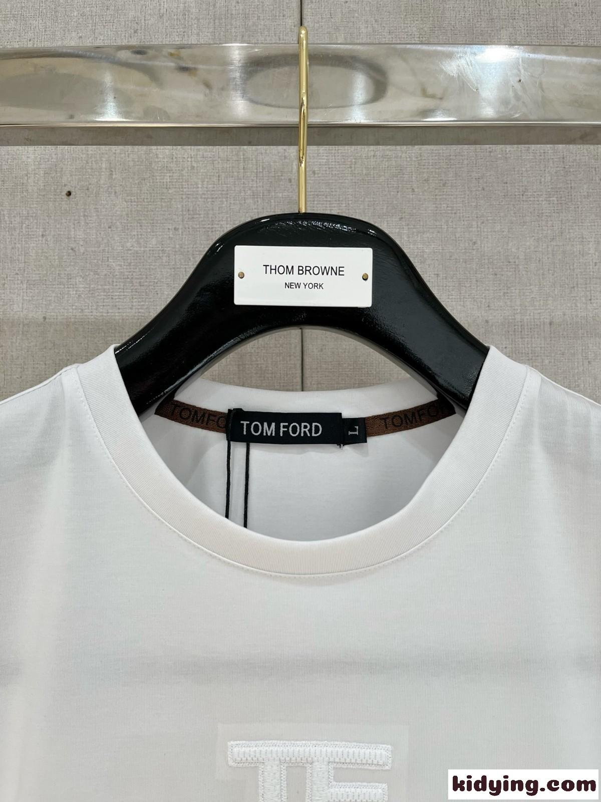シンプル ロゴ入り クルーネック 半袖Tシャツ トムフォード Tシャツ 偽物 ホワイト-2