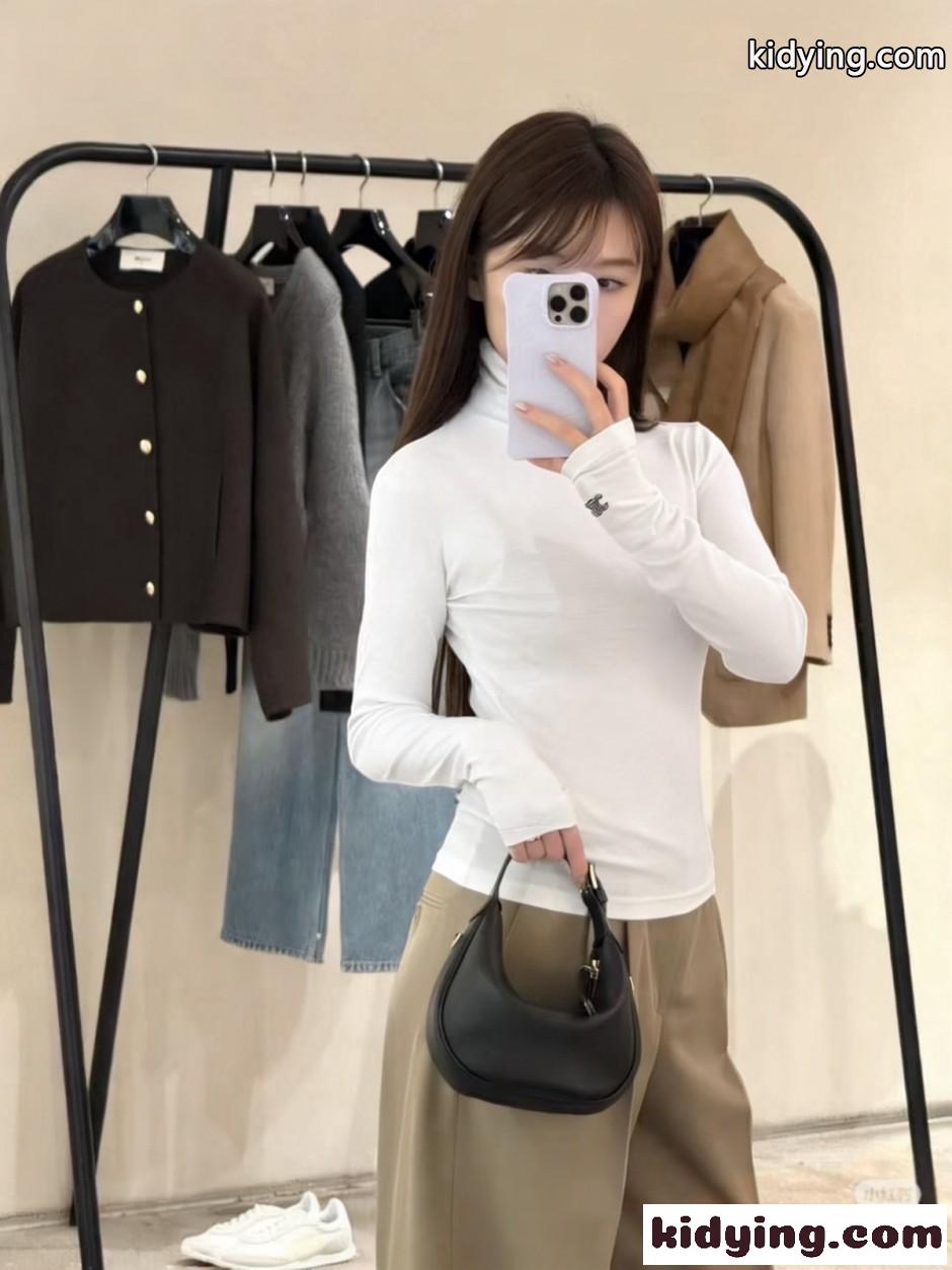セリーヌ Tシャツ コピー トリオンフ シンプル ハイネック トップス-5