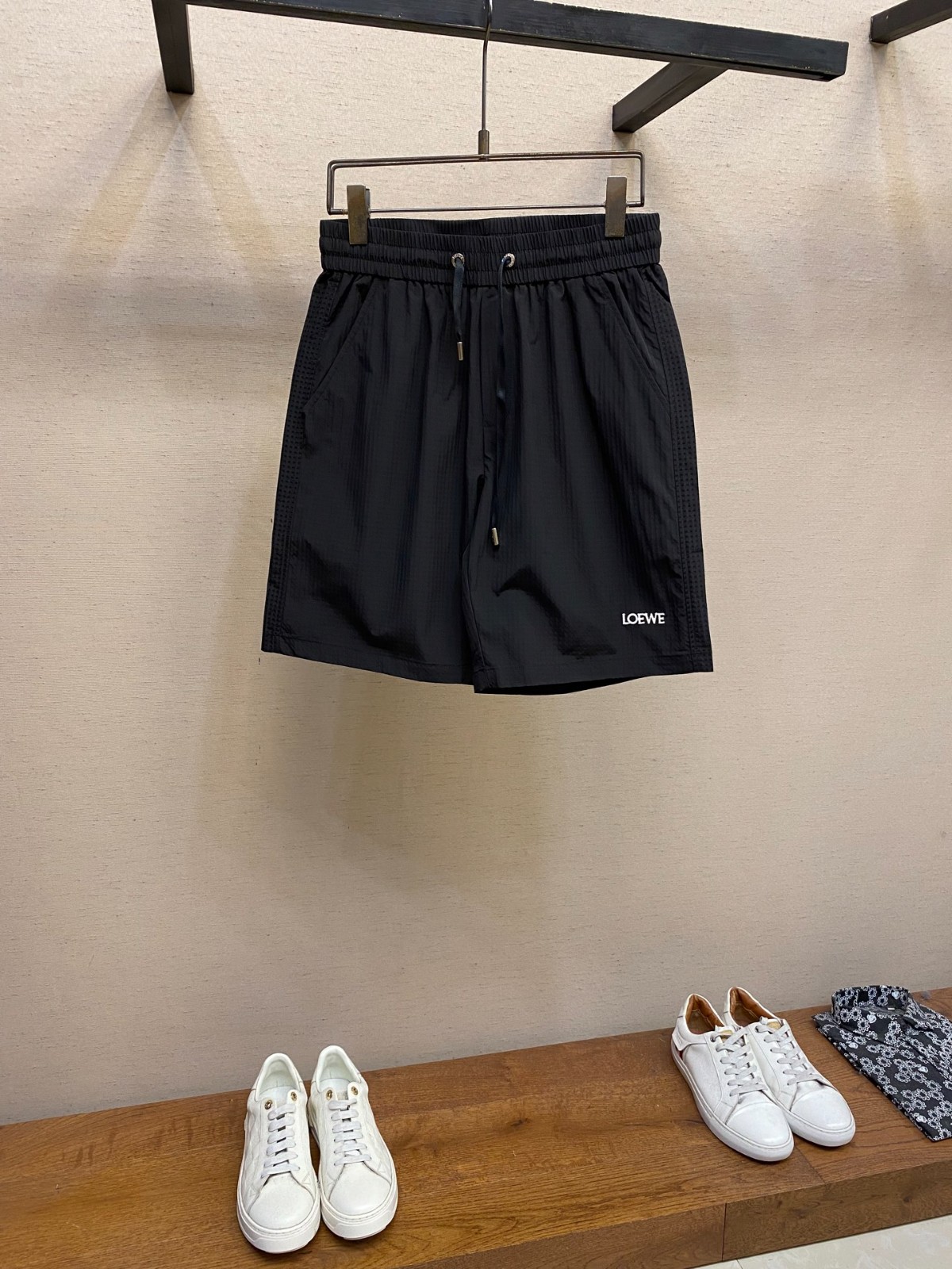 シンプル 洗練された 夏の定番 ロエベ パンツ 偽物 ロゴ ショートパンツ-1