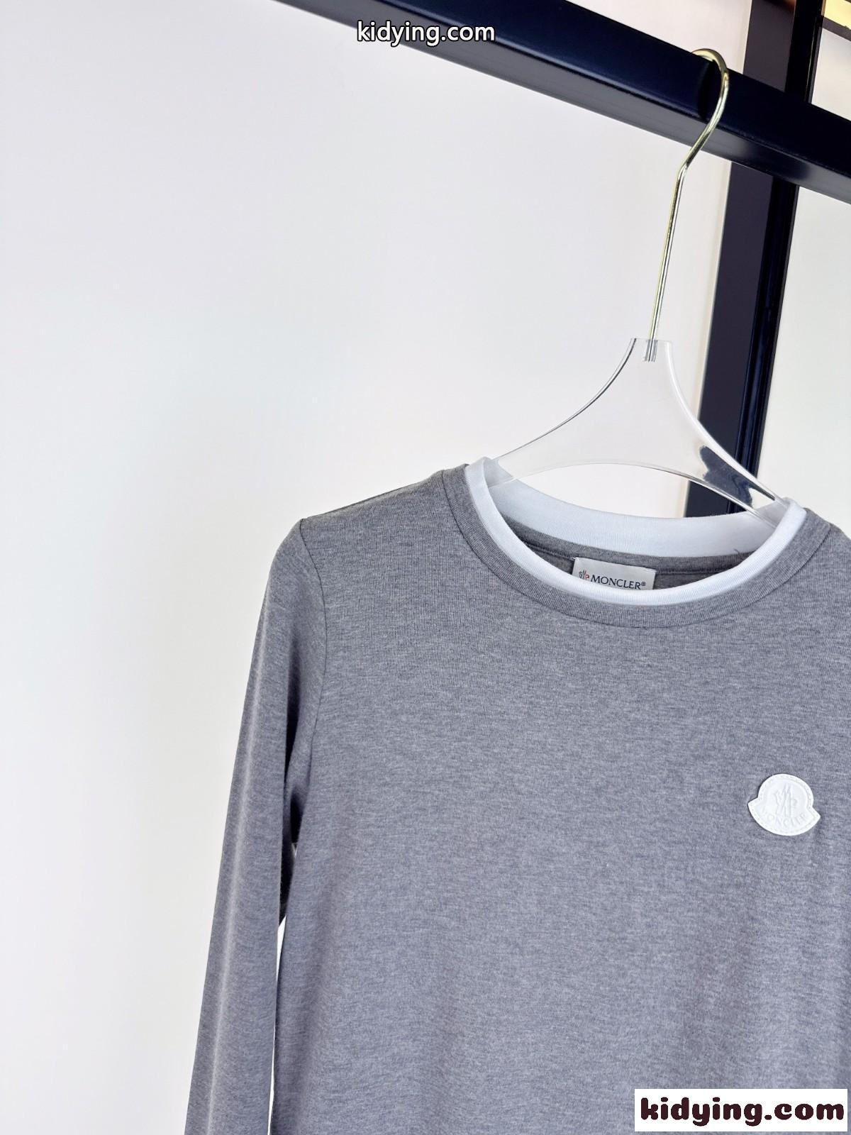 モンクレール Tシャツ 偽物 洗練された お洒落 重ね着風 長袖Tシャツ グレー-1