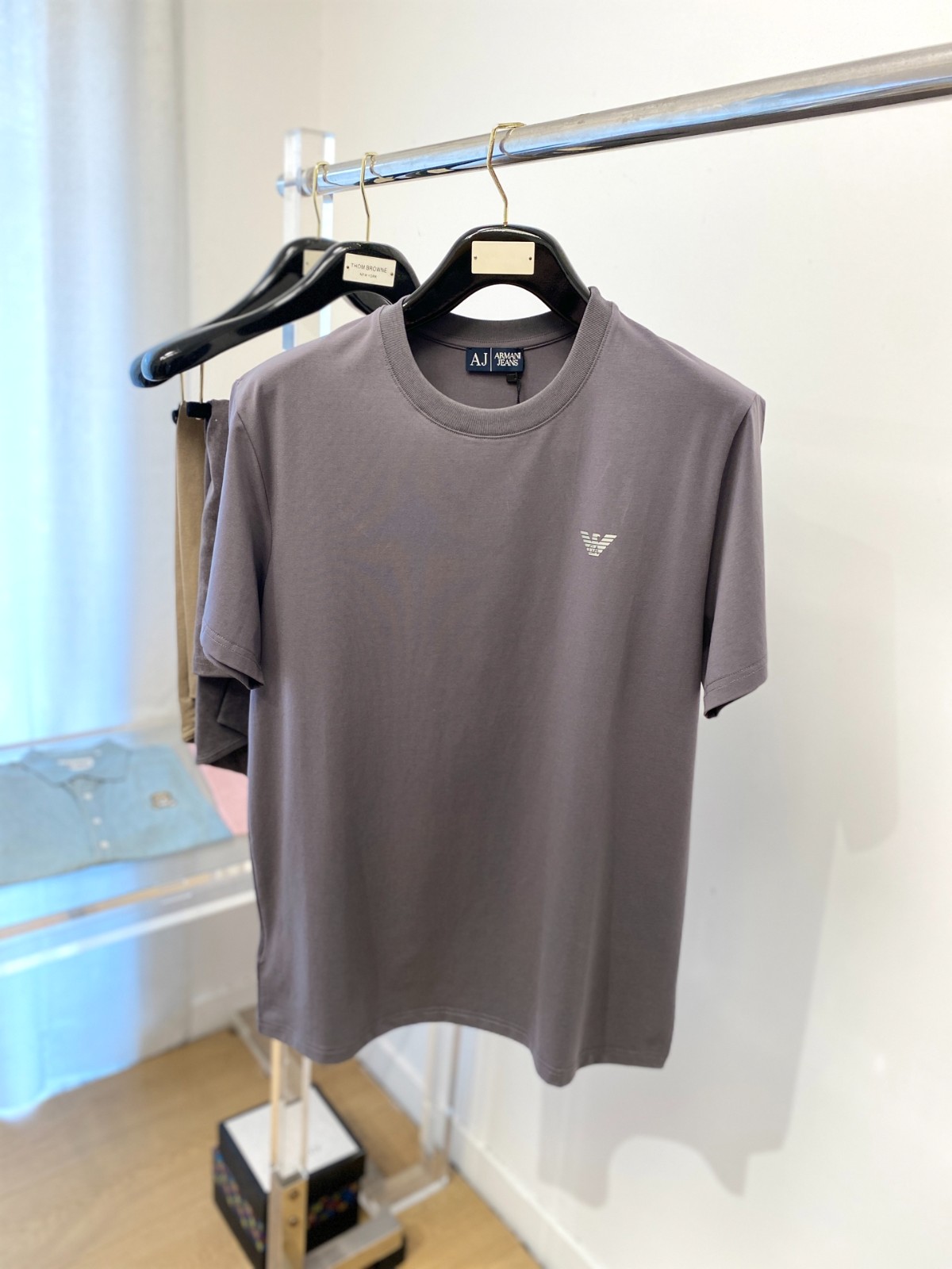 シンプル 上品 クルーネック アルマーニ Tシャツ 偽物 半袖Tシャツ グレー-0