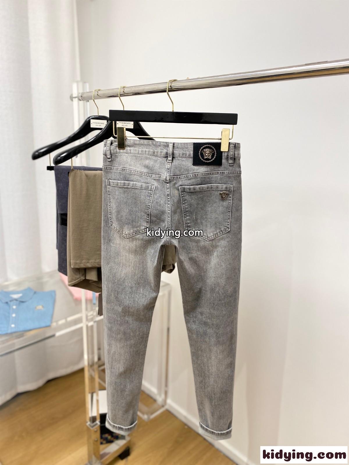 シンプル ヴェルサーチェ ジーンズ コピーおしゃれ 快適 メンズ デニムパンツ-3