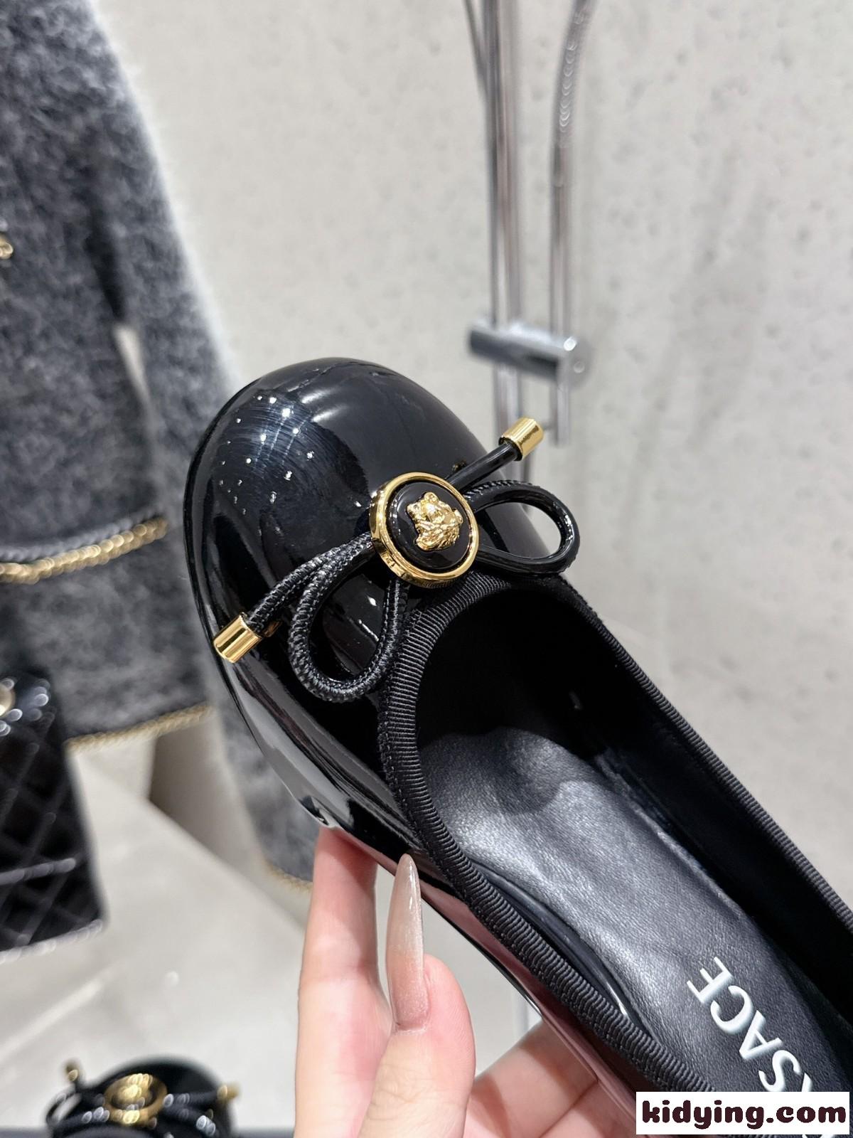 オペラ ボウ パテント パンプス ヴェルサーチェ スーパーコピー ハイヒール ブラック-1