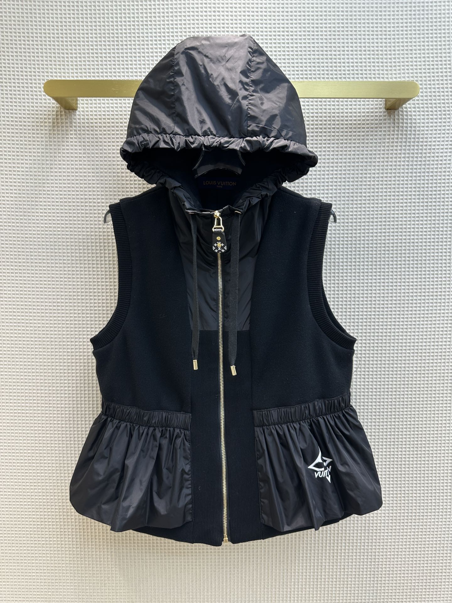 ルイヴィトン ジャケット コピー ナイロンインサートスリーブレスペプラムジャケット-2