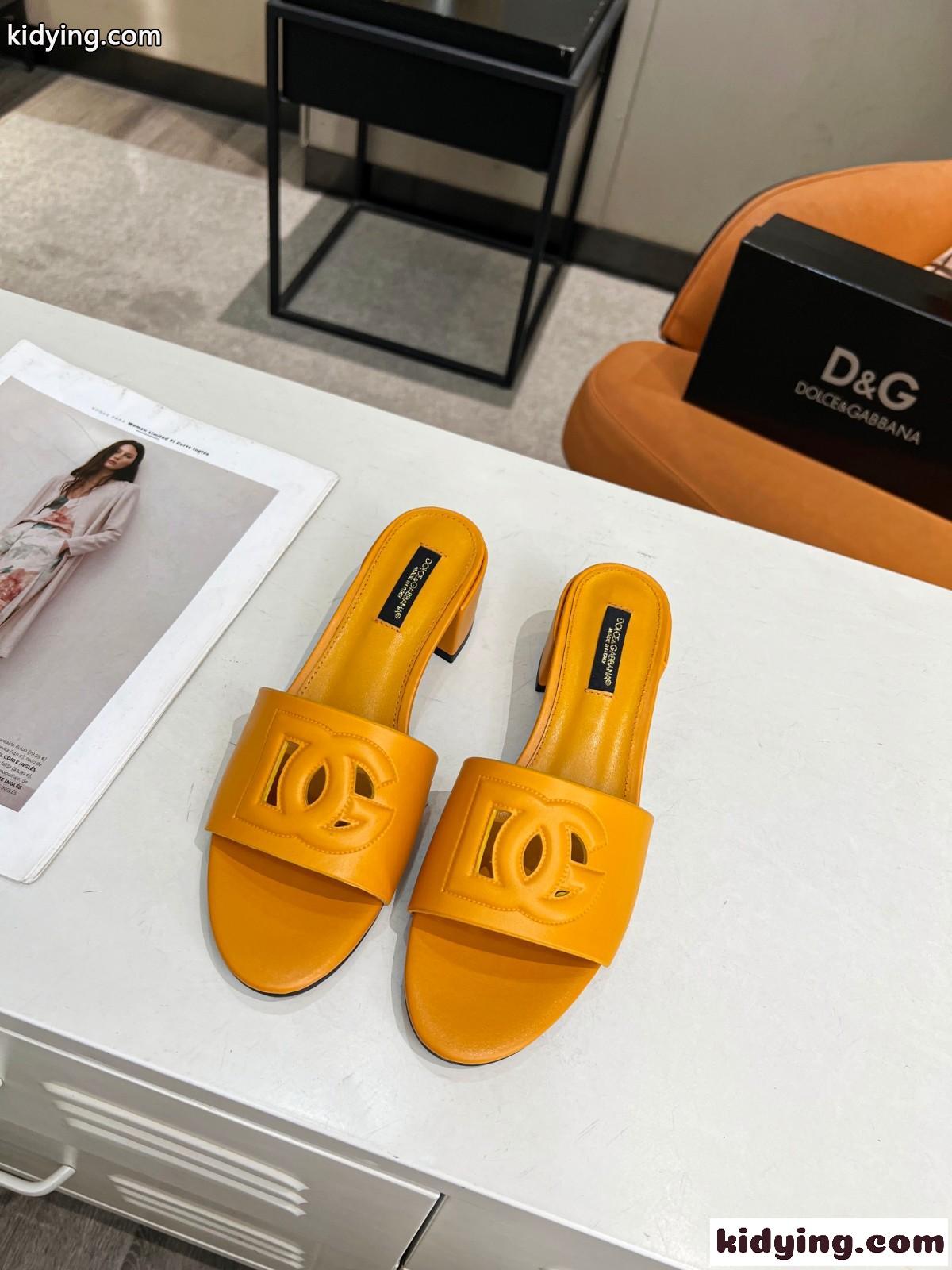 ミュール カーフスキン DG MILLENIALSロゴ ドルチェ&ガッバーナ サンダル コピー イエロー-1