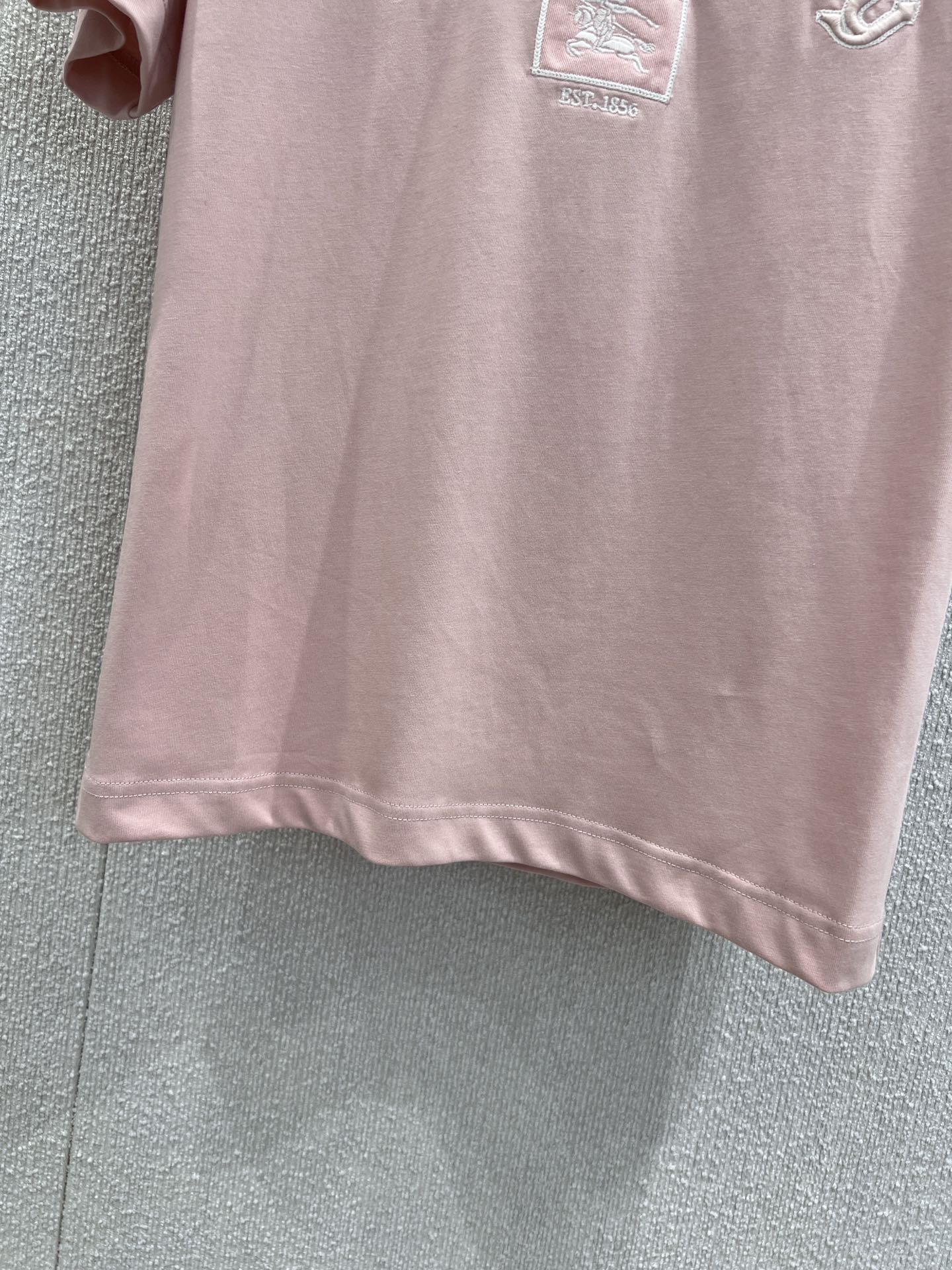 ゴシックロゴ コットンTシャツ バーバリー Tシャツ コピー クルーネック ピンク-3